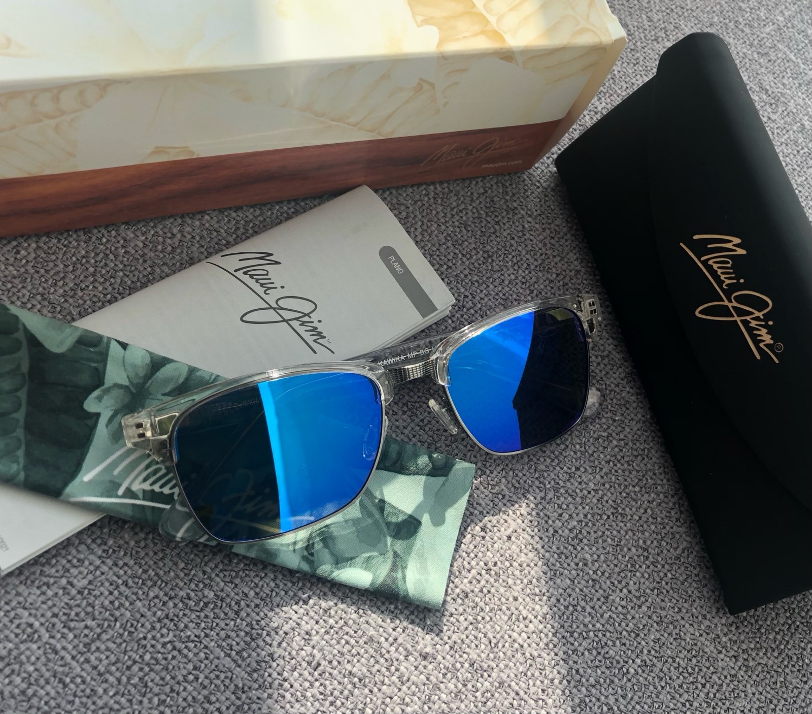 Maui Jim Kawika Polarized Sunglasses B257-05CR Crystal/Blue Hawaii Glass