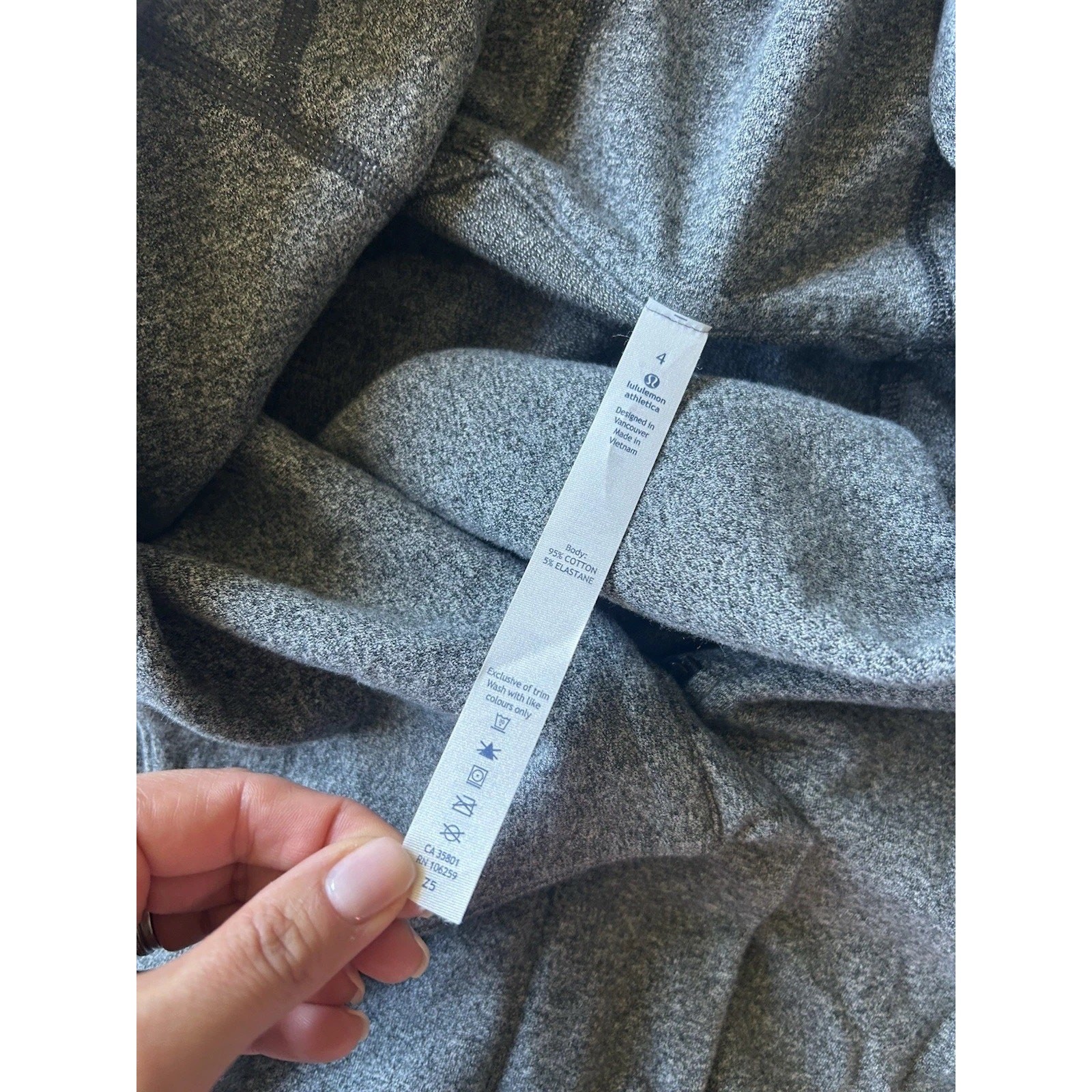 Lululemon Wrap Up Jacket Womens 4 Hooded Long Zip Magnetic Close NWT Active