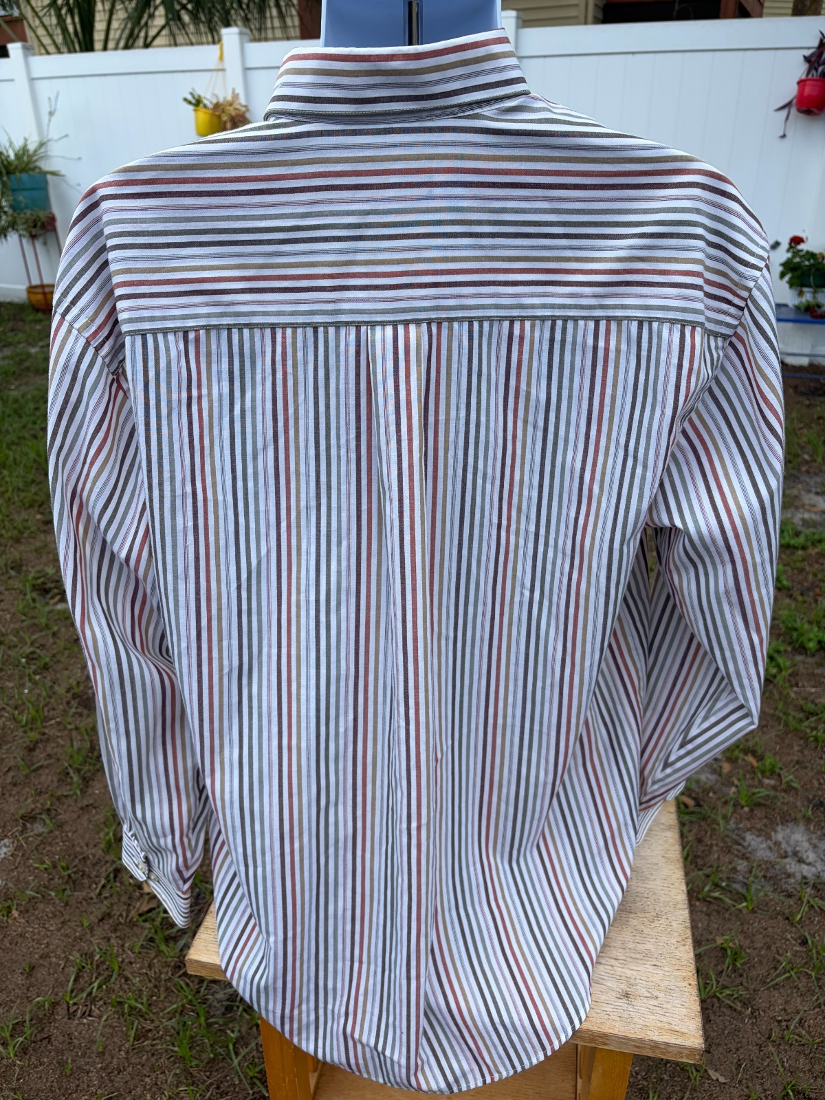 Van Heusen Men’s Large 16-16 1/2 Long Sleeve Striped Wrinkle Free Shirt