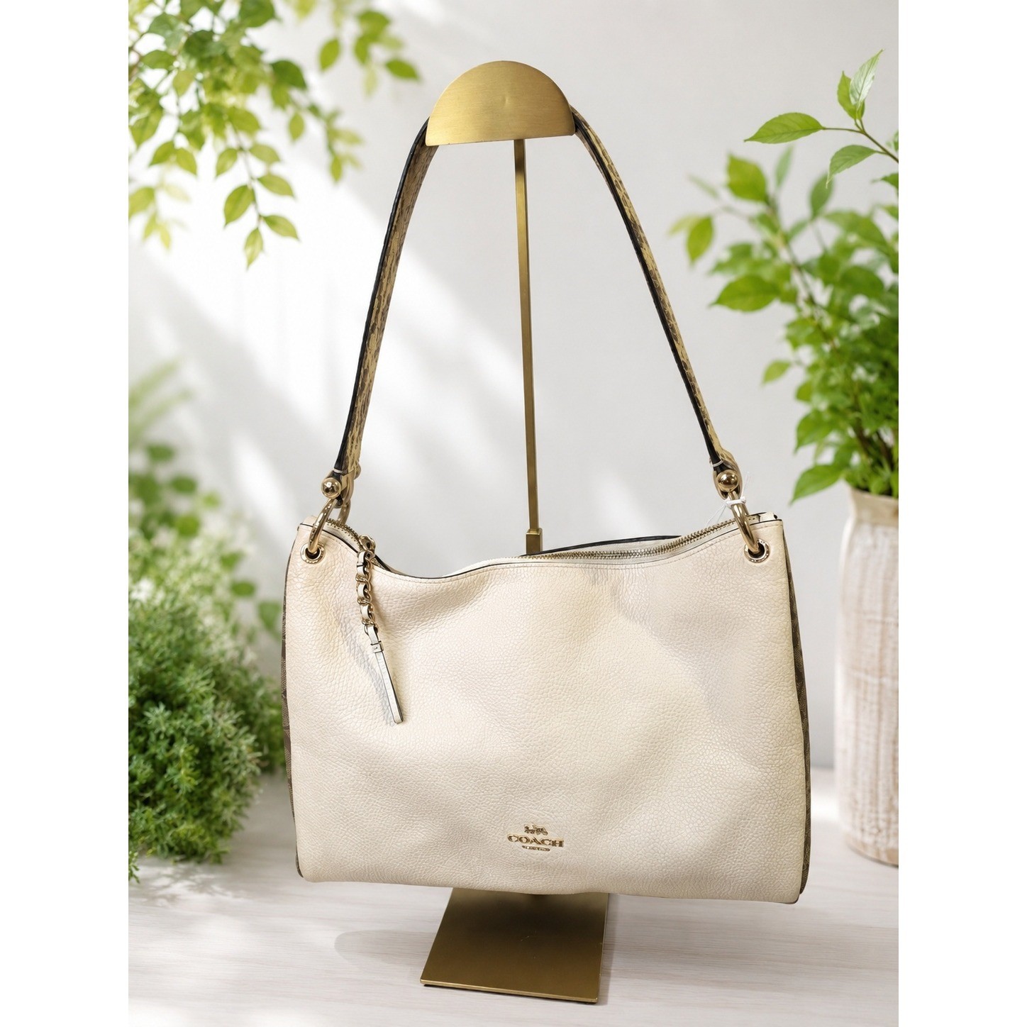C203 Coach Juliet shoulder