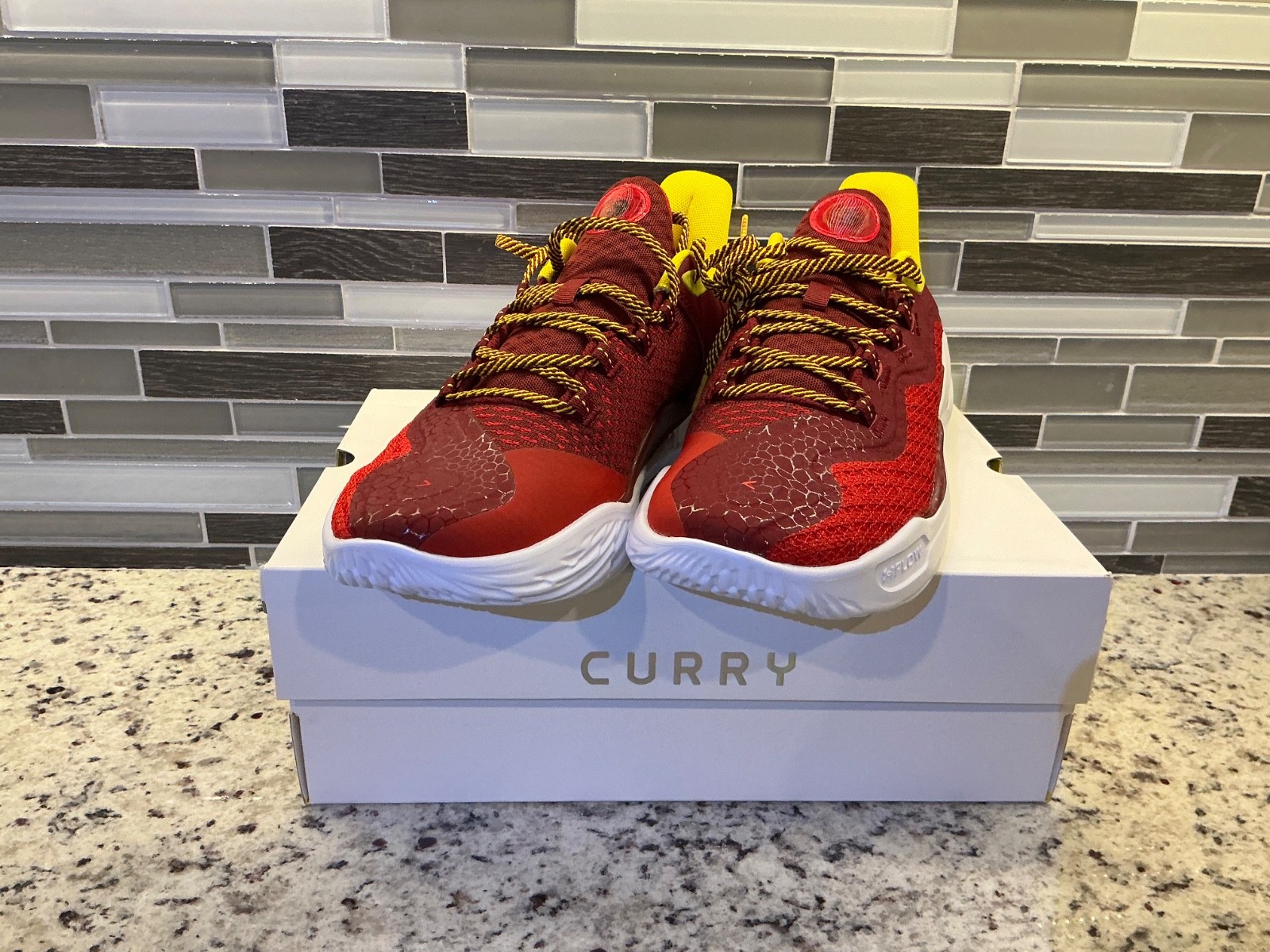BRUCE LEE X CURRY FLOW 11 ‘FIRE’ Size Men’s 10.5