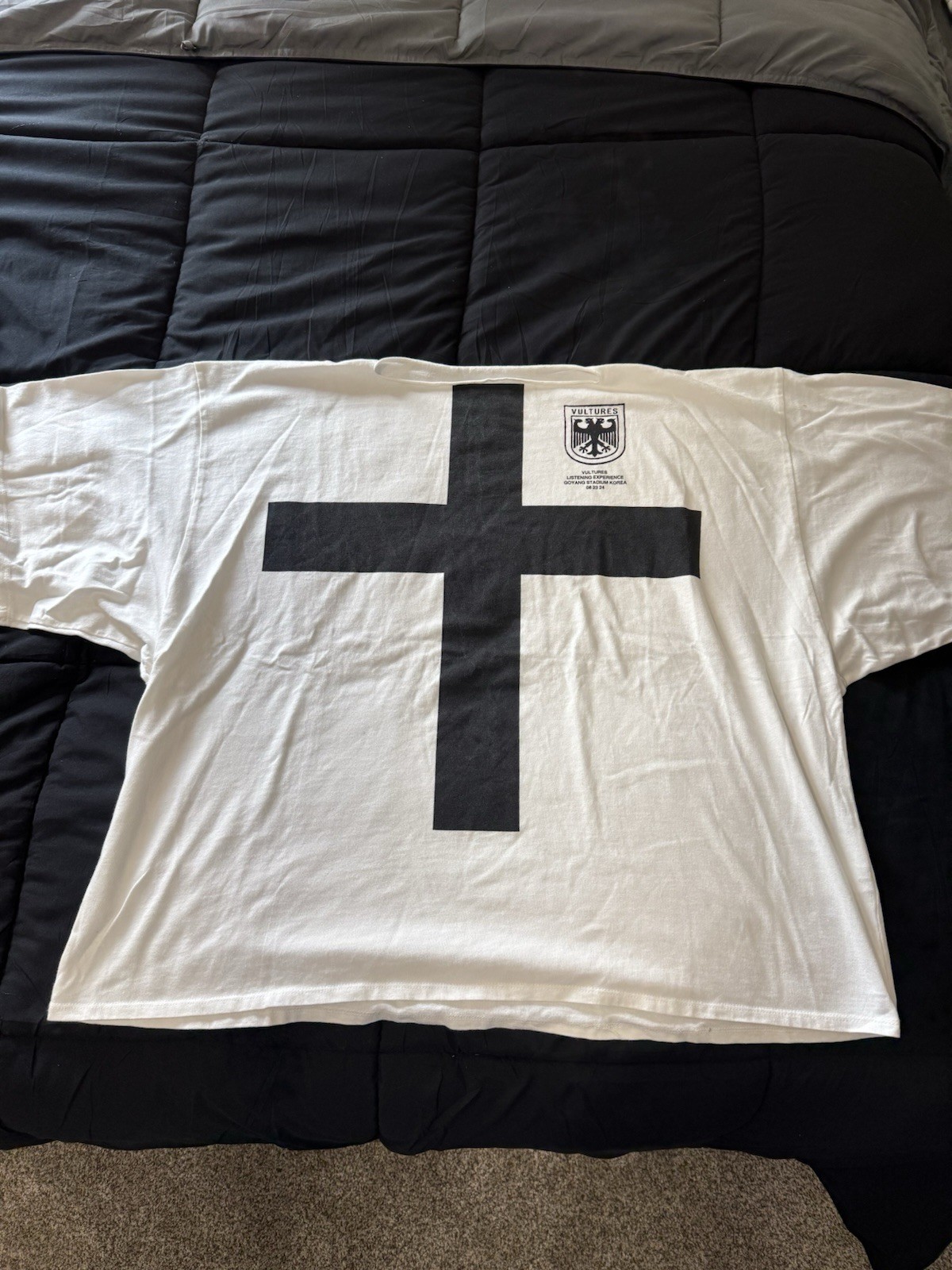 Yeezy Vultures Listening Experience South Korea White Graphic Tee OS Large