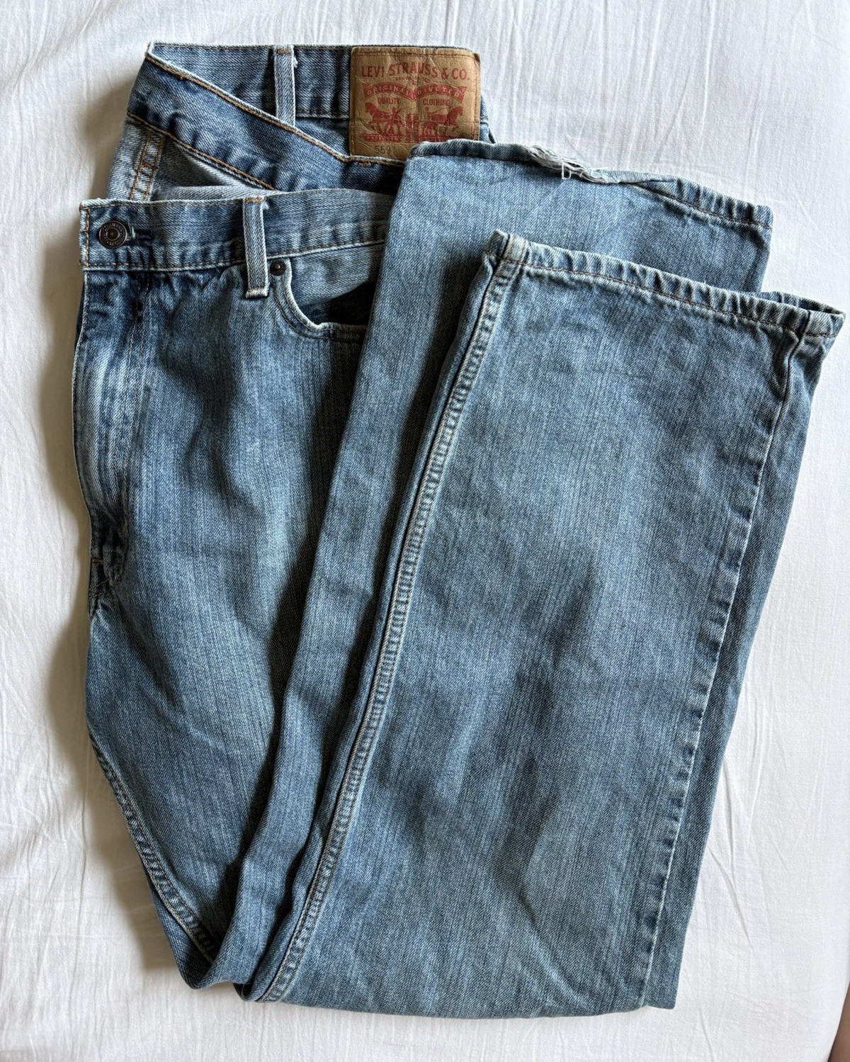 Levi’s Men’s Blue Light Wash Straight Jeans 100% Cotton Denim Button 5-Pocket