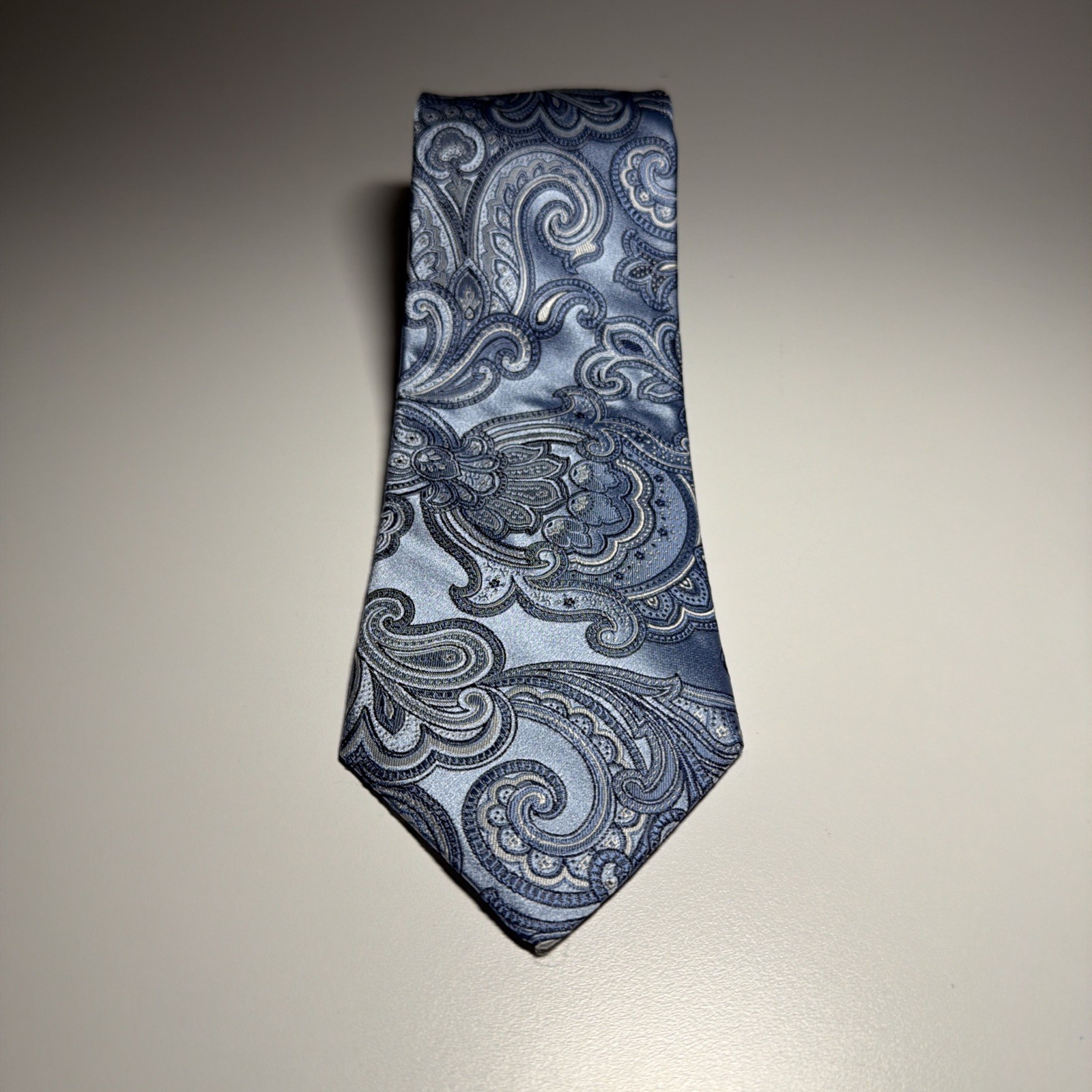 Vintage HART SCHAFFNER & MARX Blue Paisley Men’s Silk Neck Tie ~ Made In USA