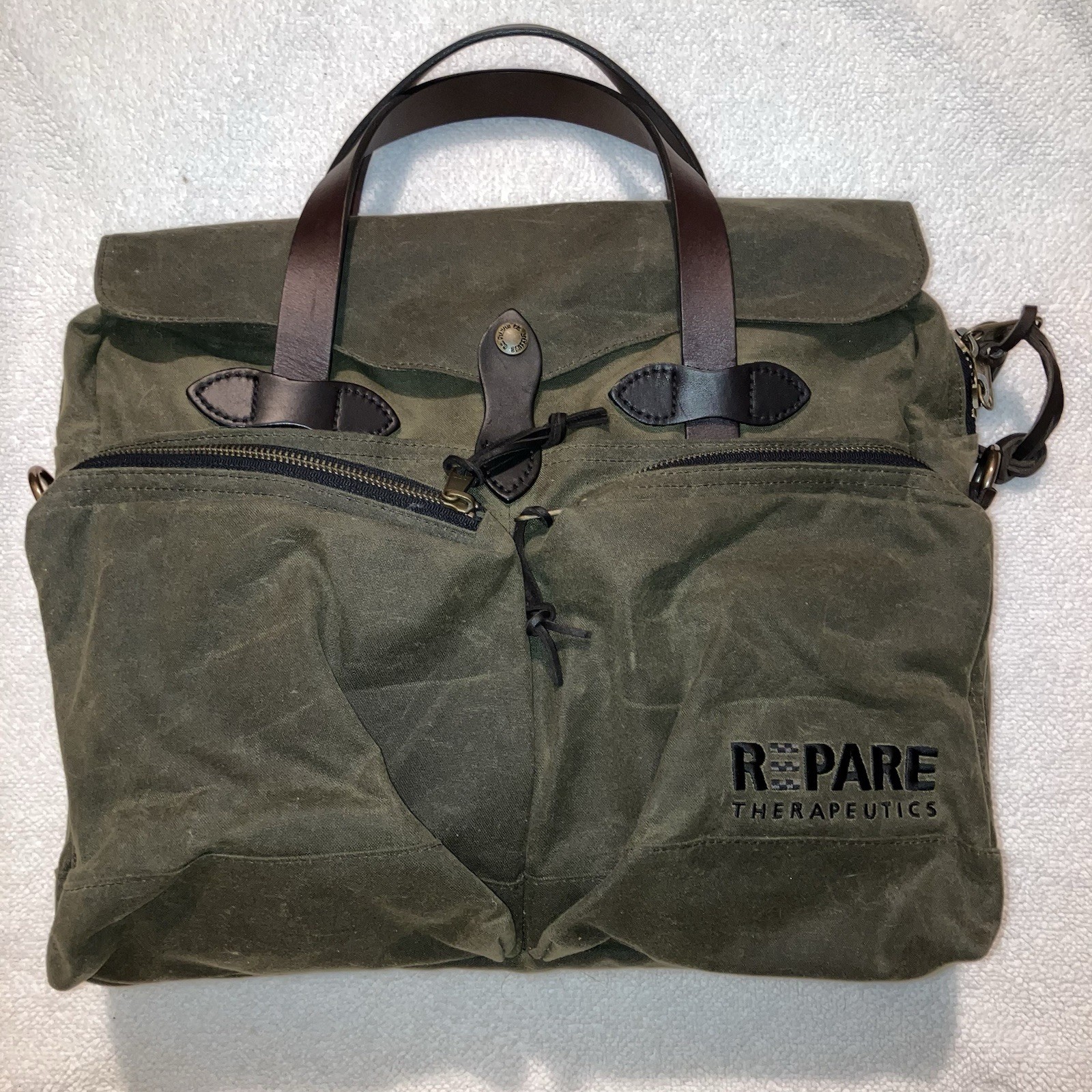 FILSON 24 HOUR TIN CLOTH BAG USA MADE!OTTER GREEN WITH REPARE THERAPEUTICS TAG