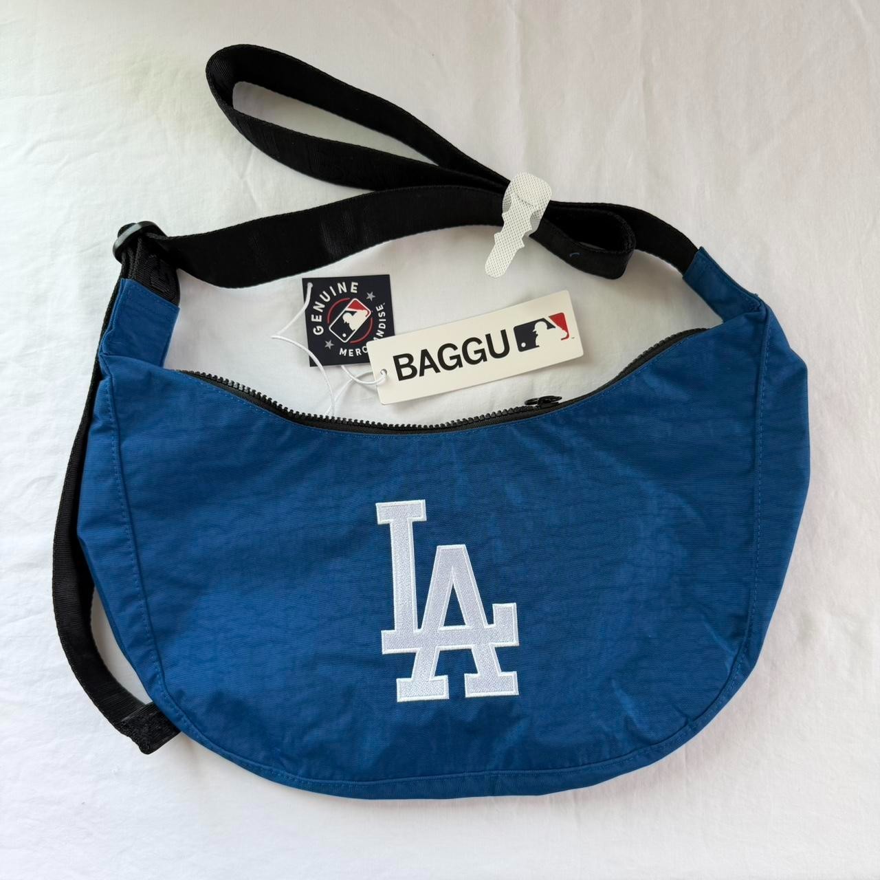 Baggu Medium Nylon Crescent Bag in Los Angeles Dodgers