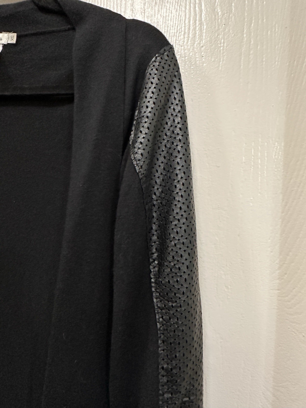 Neiman Маrсus Cardigan Black Open Leather Sleeve Angora Cashmere Luxury size XS