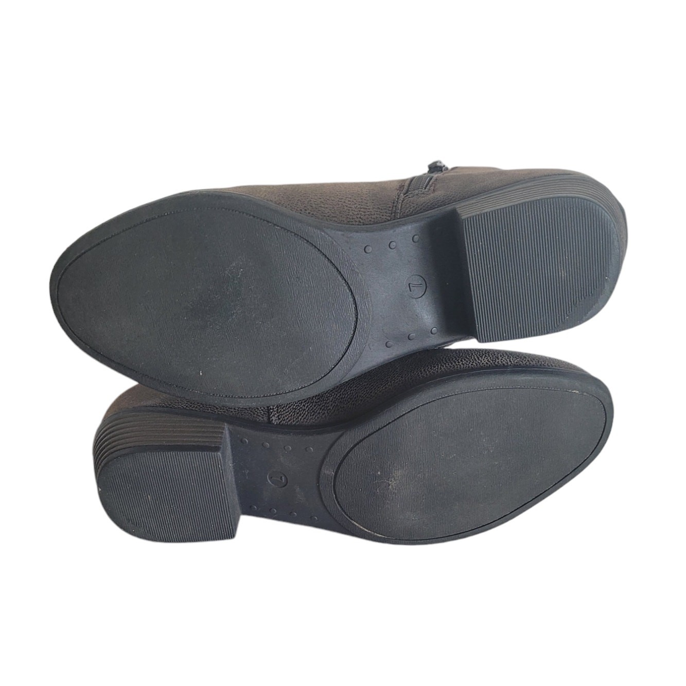 Pierre Dumas Women’s Side Zip Block Heel Grey Leather Ankle Booties Size: 7