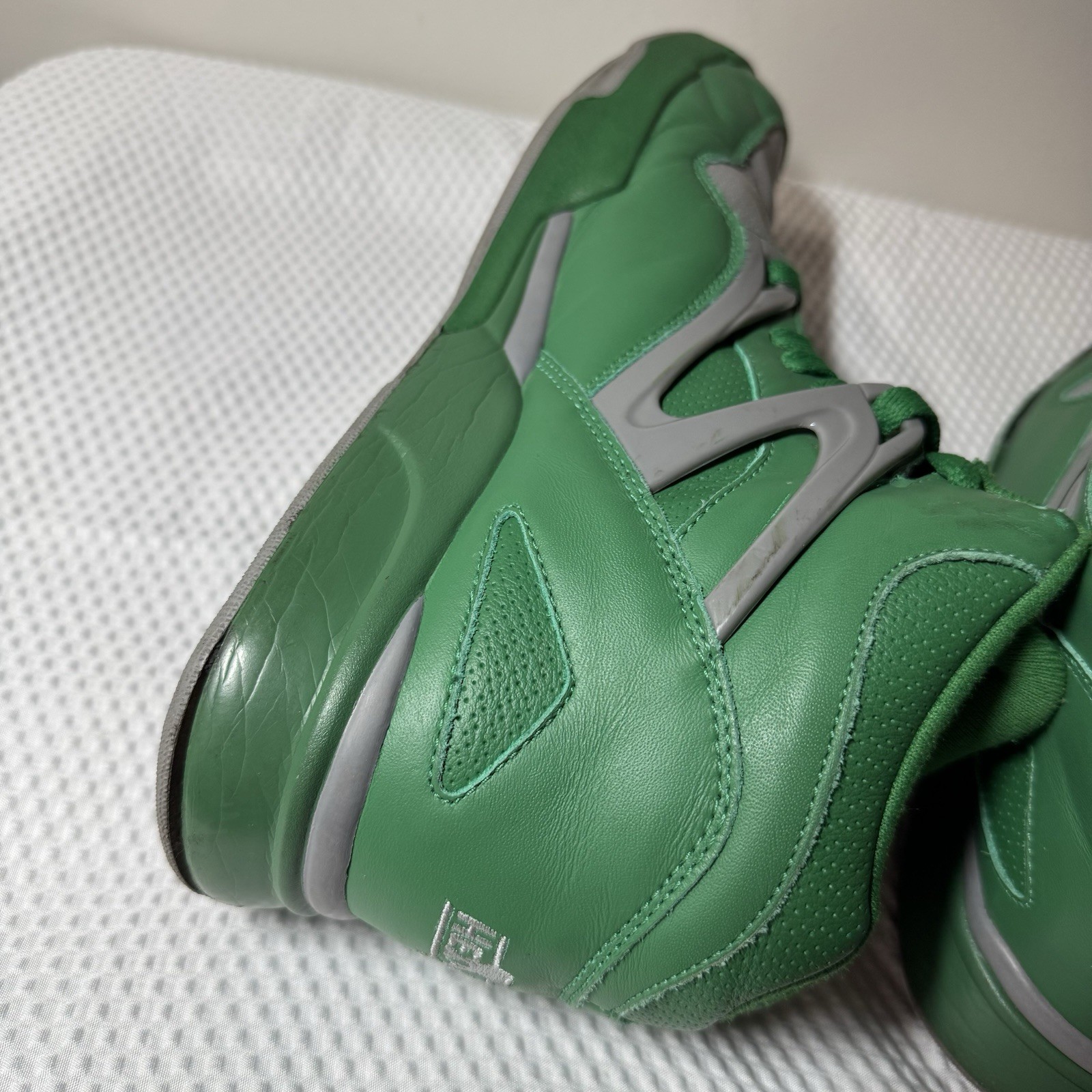 Reebok Pump Omni Zone 2 Celtics Rare 11.5