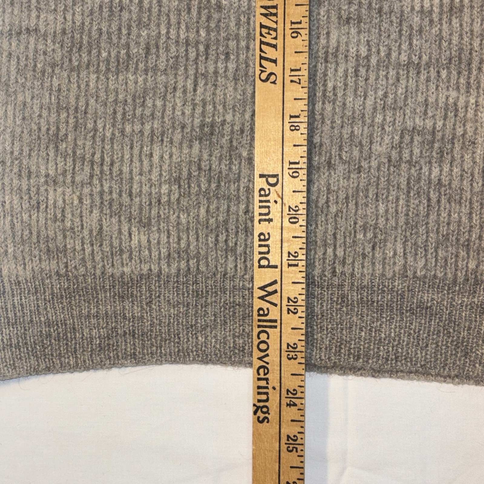 Peregrine Sweater Men’s Medium Suede Shoulder Elbow Patches England Wool Knit