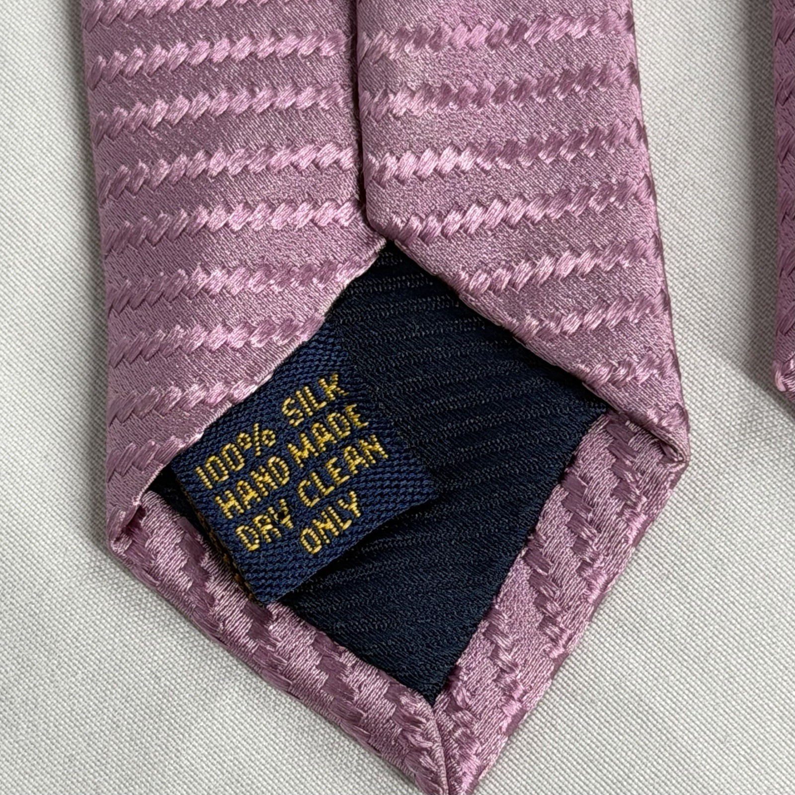 Henry Jacobson Lavender 100% Silk Necktie Tie 58 x 3.5 inches A78