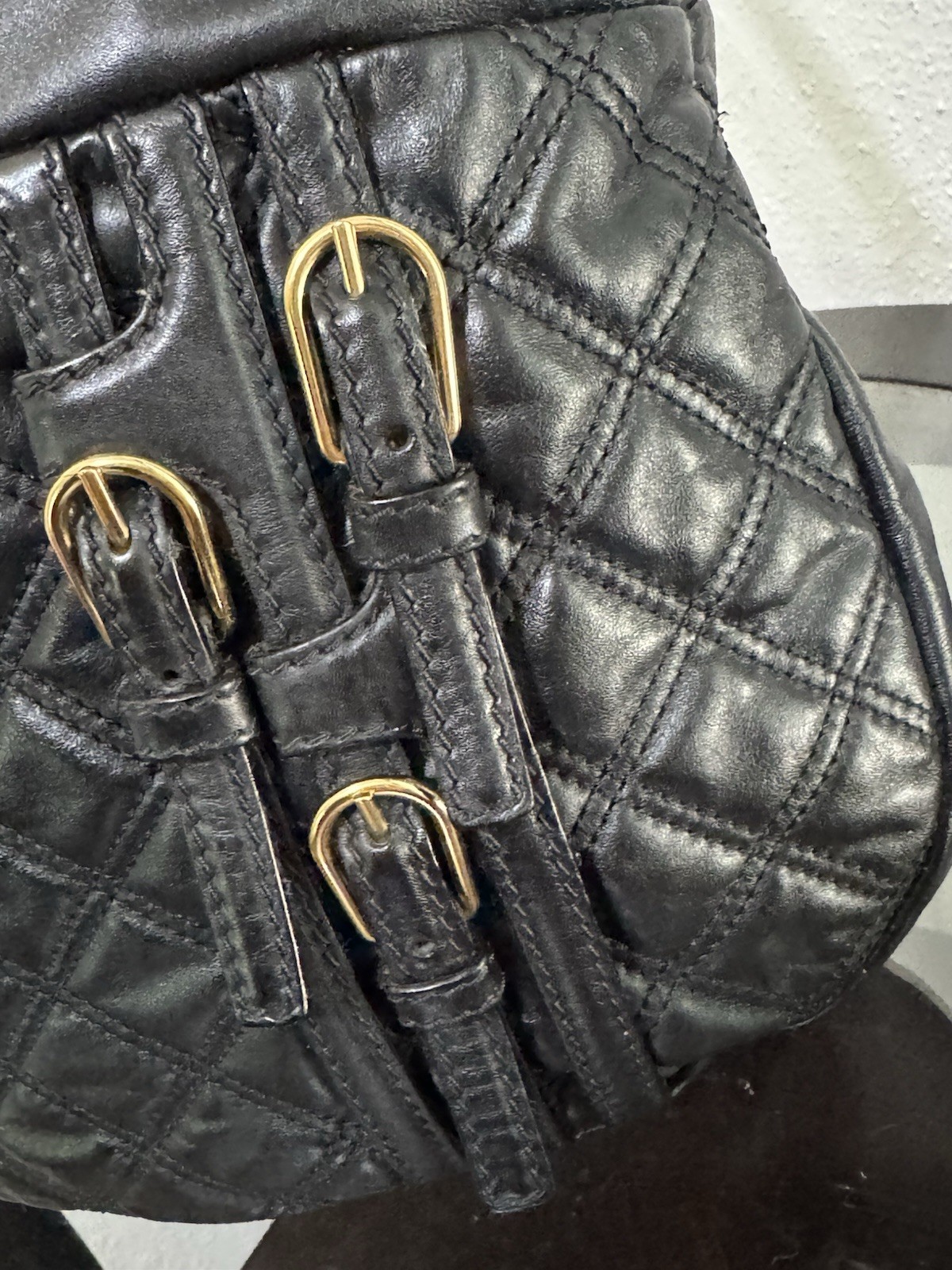 Marc Jacobs Black Quilted Shoulder Bag Hobo Turn Lock Zip Gold Hardware Charm