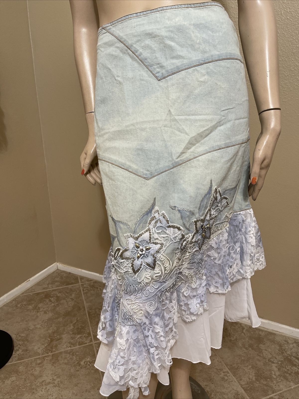 Women’s Blue Denim Cotton Beaded Embroidered Zip Boho Size L(8-10) Skirt SK 715