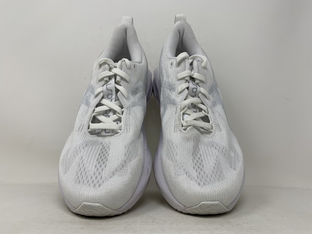 Women’s Asics Novablast 5, White/Lilac Hint, 8 B Medium US