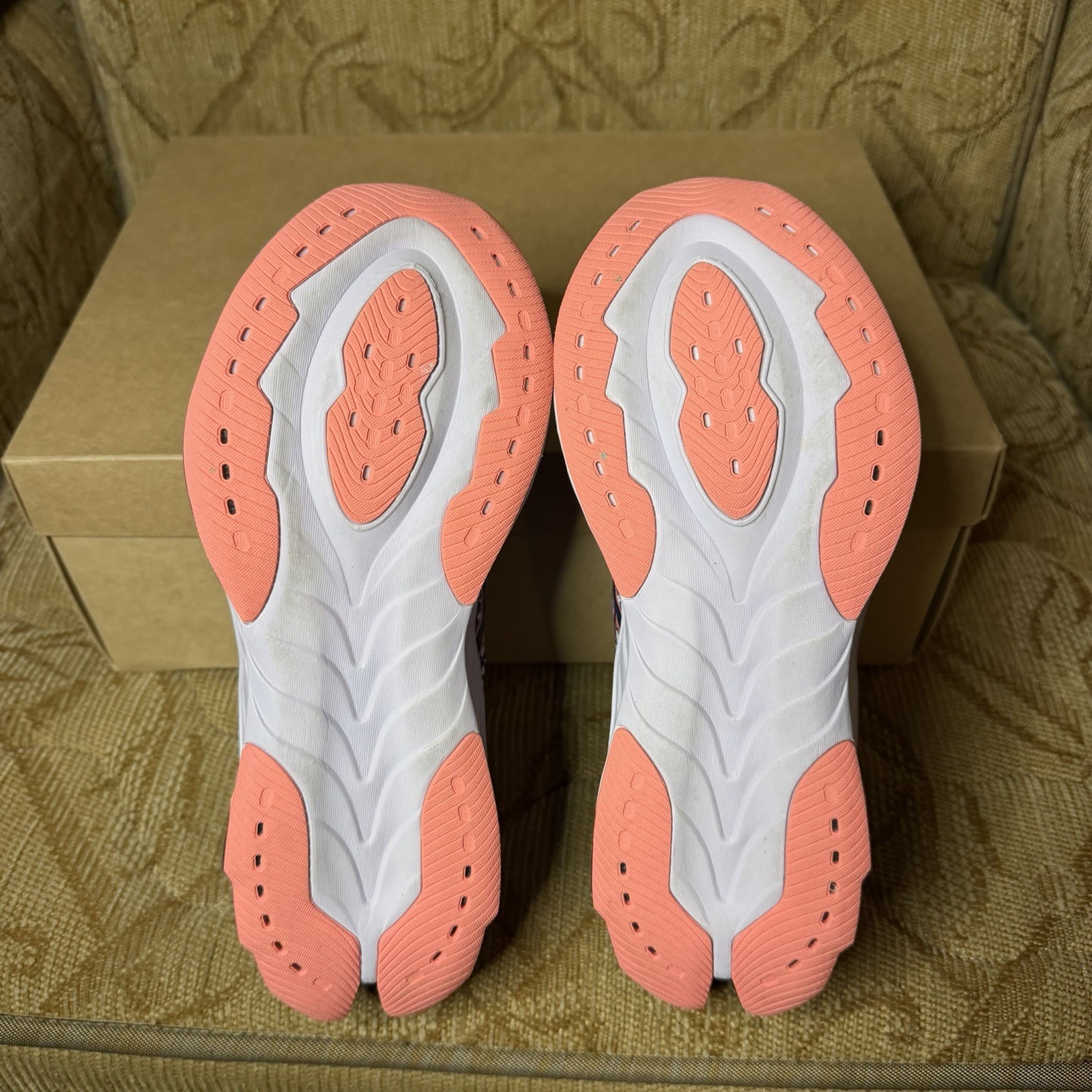 ASICS Gel-Kinsei Blast, Women’s Size 7.5, Eusty Purple Papaya 1012B068-501