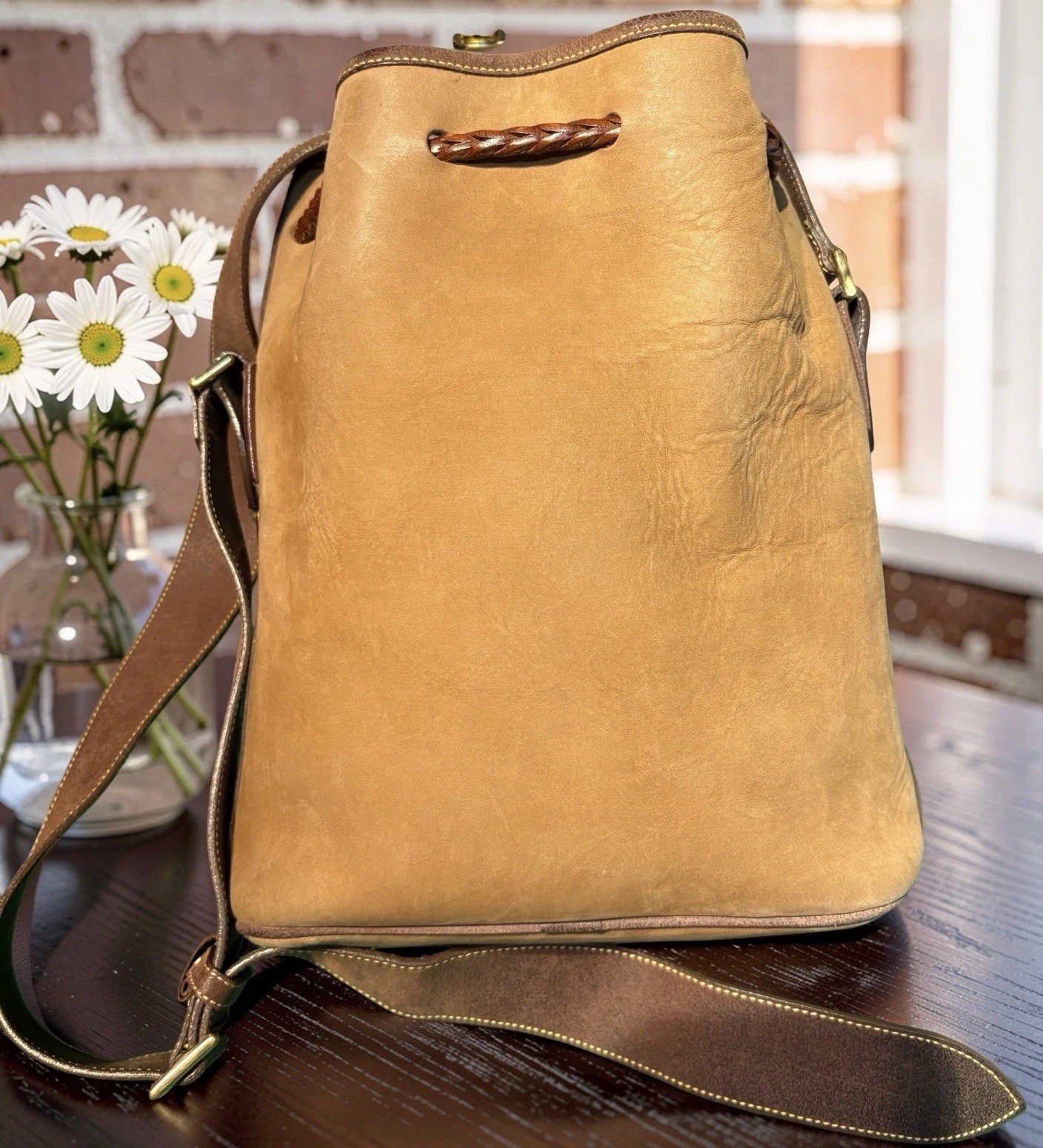 Dooney Bourke Vintage Saddle Tan Brown Bucket Drawstring Sac Bag Nubuck Leather