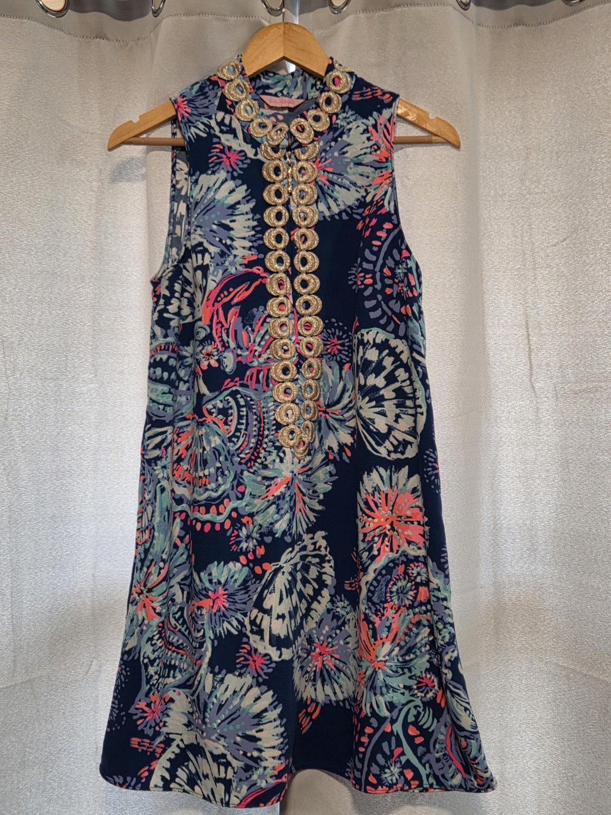 Lilly Pulitzer Shift Dress Sleeveless Embroidered Floral High Neck Size XS/S