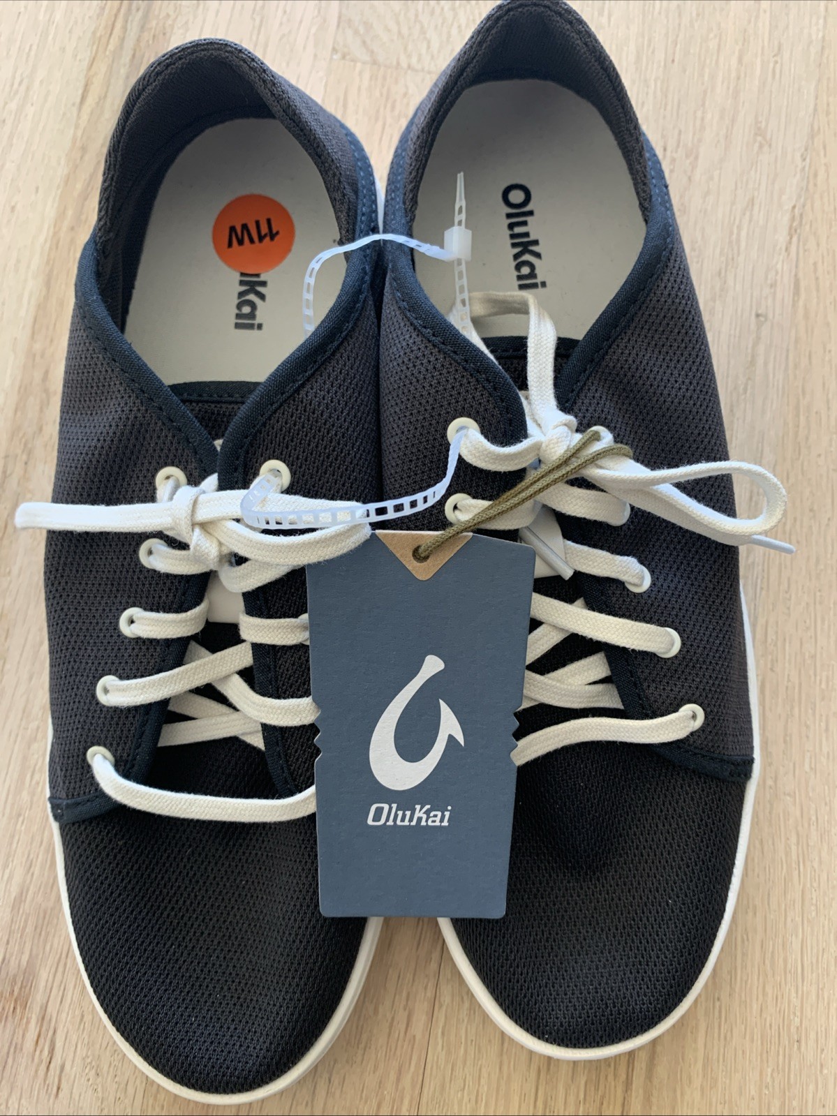 NEW Olukai Pehuea Li black/white sand sneaker mesh shoe lightweight Women 11