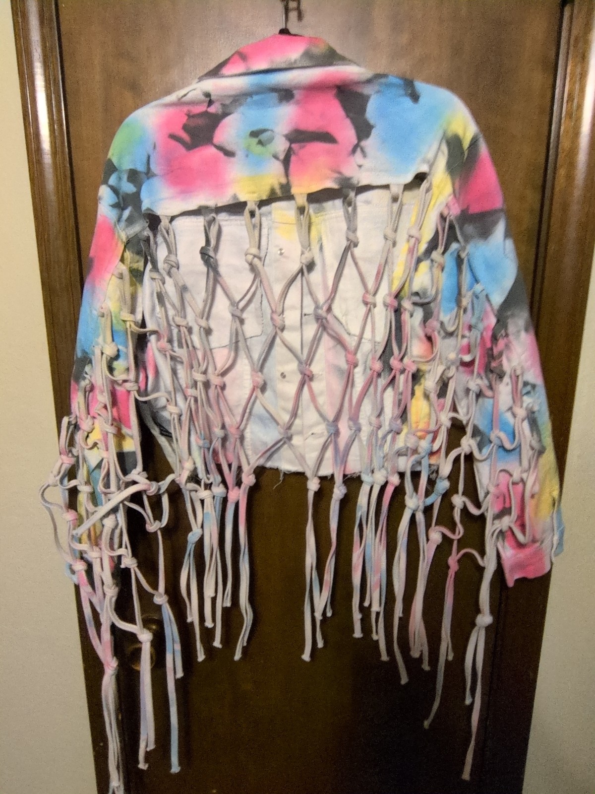 Womens Thrill Jeans jacket, cropped, tie dye, distressed, fringe, XL