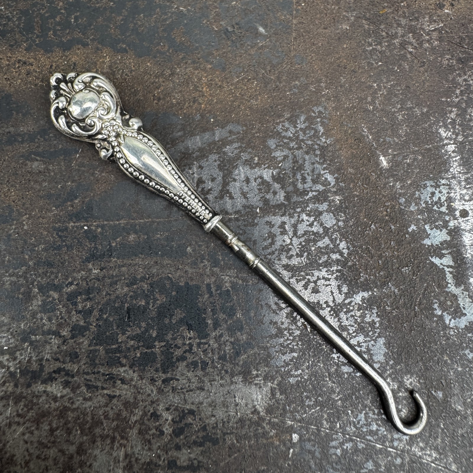 Vtg BUTTON HOOK Tool – Sterling Silver – 3.5″ Long – 4.53 Grams
