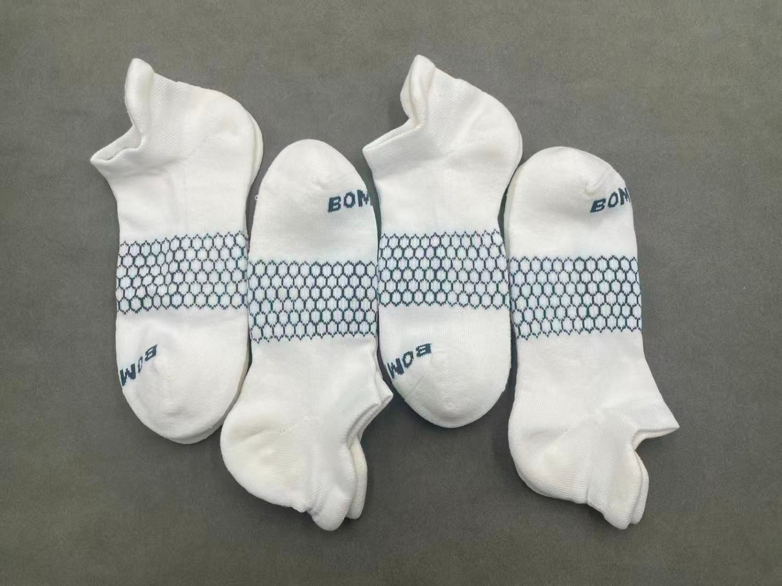 4 pairs BOMBAS Women’s Solid Honeycomb White Ankle Socks Medium 8-10.5