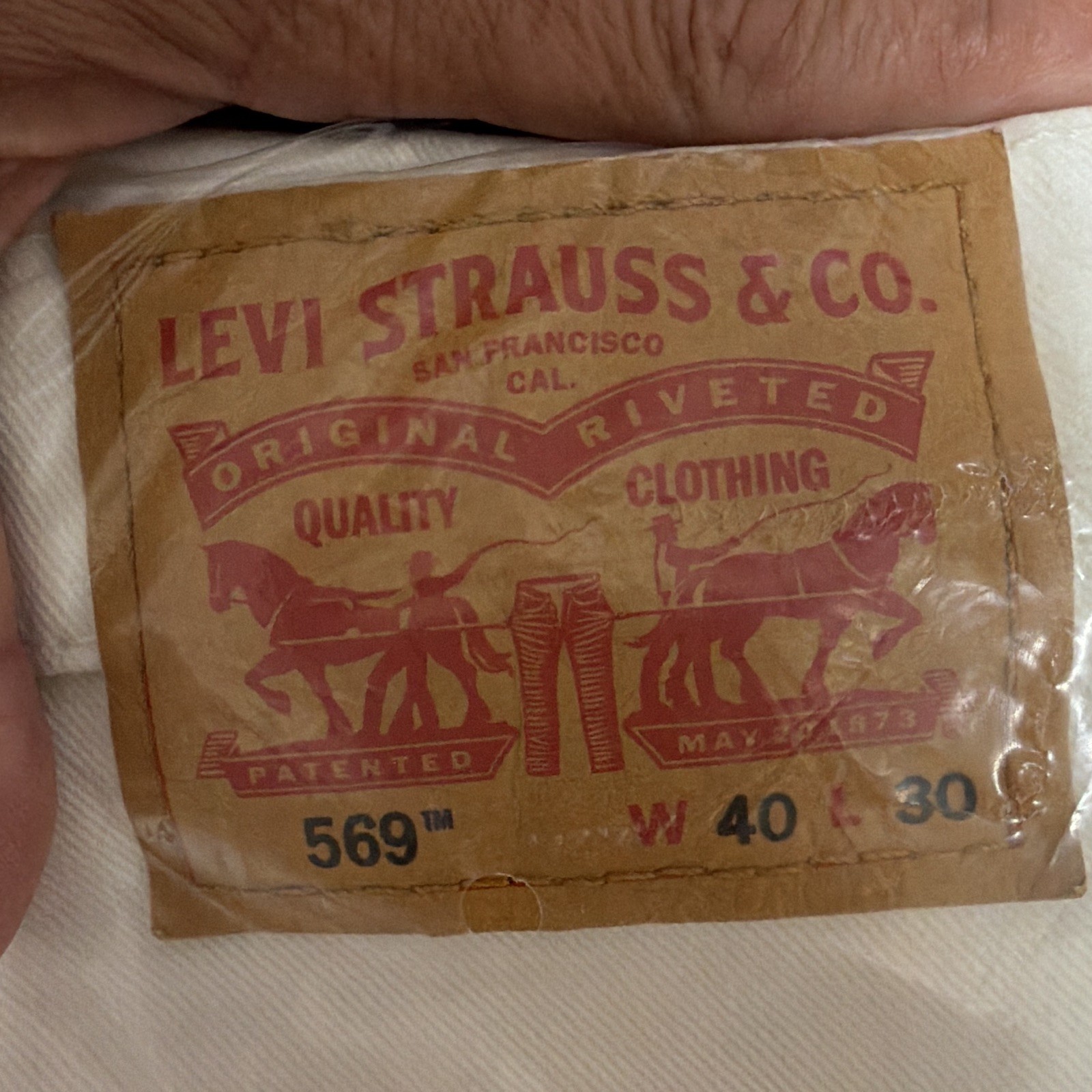 Brand New Levi’s 569 Loose Straight Stretch White 40×30 Men’s Jeans – Sealed!