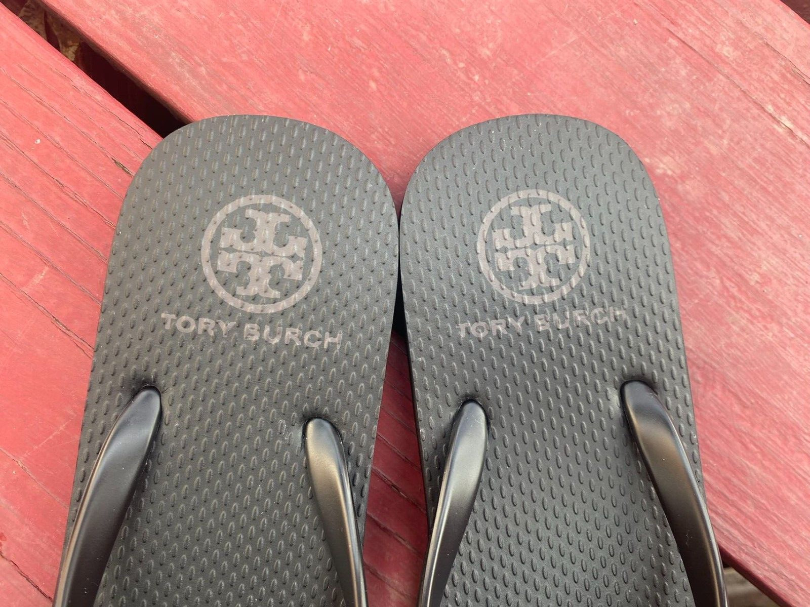 NWOB TORY BURCH MONOGRAM FLIP FLOPS (SIZE 7) thong sandals Solid Black-New