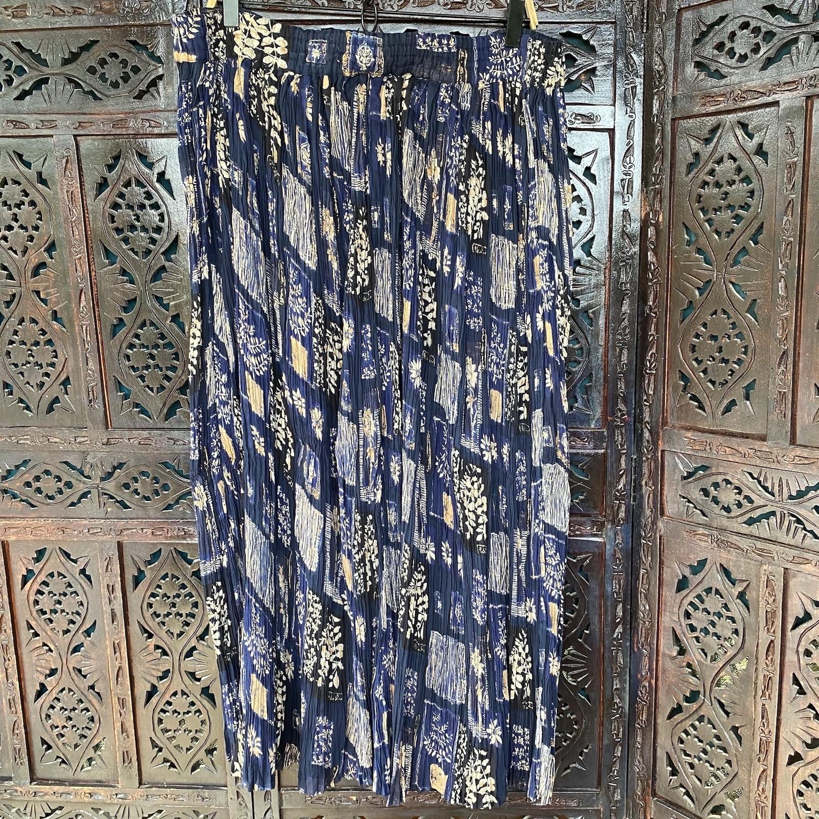 VTG 100 Cotton Crinkle Midi Skirt Womens L Broomstick Bell Tassel Boho Navy Leaf