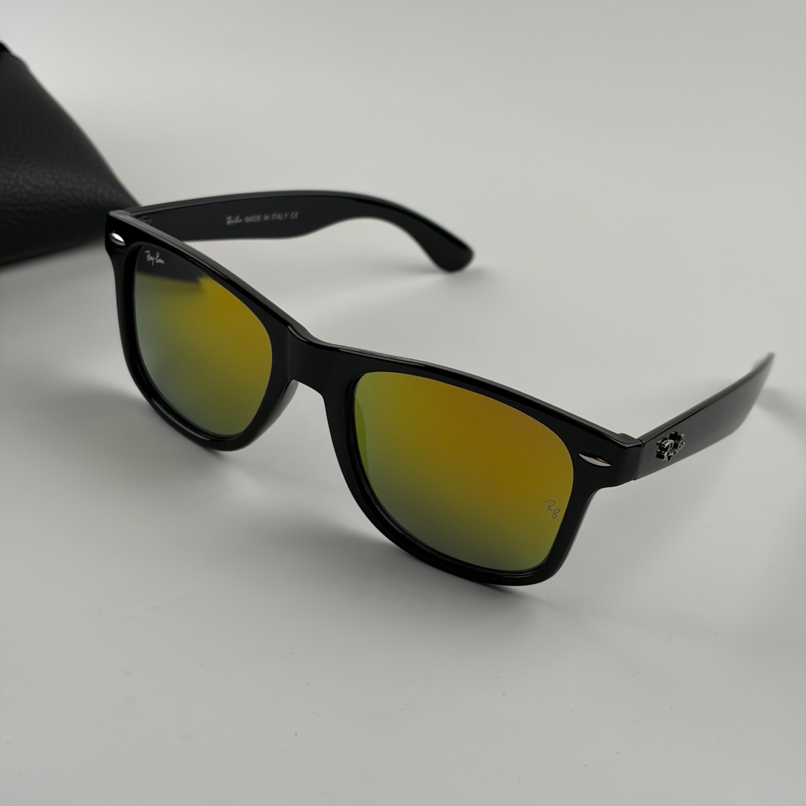 New In Box – Ray-Ban Polarized RB2140 Black Green Sunglasses Full Set