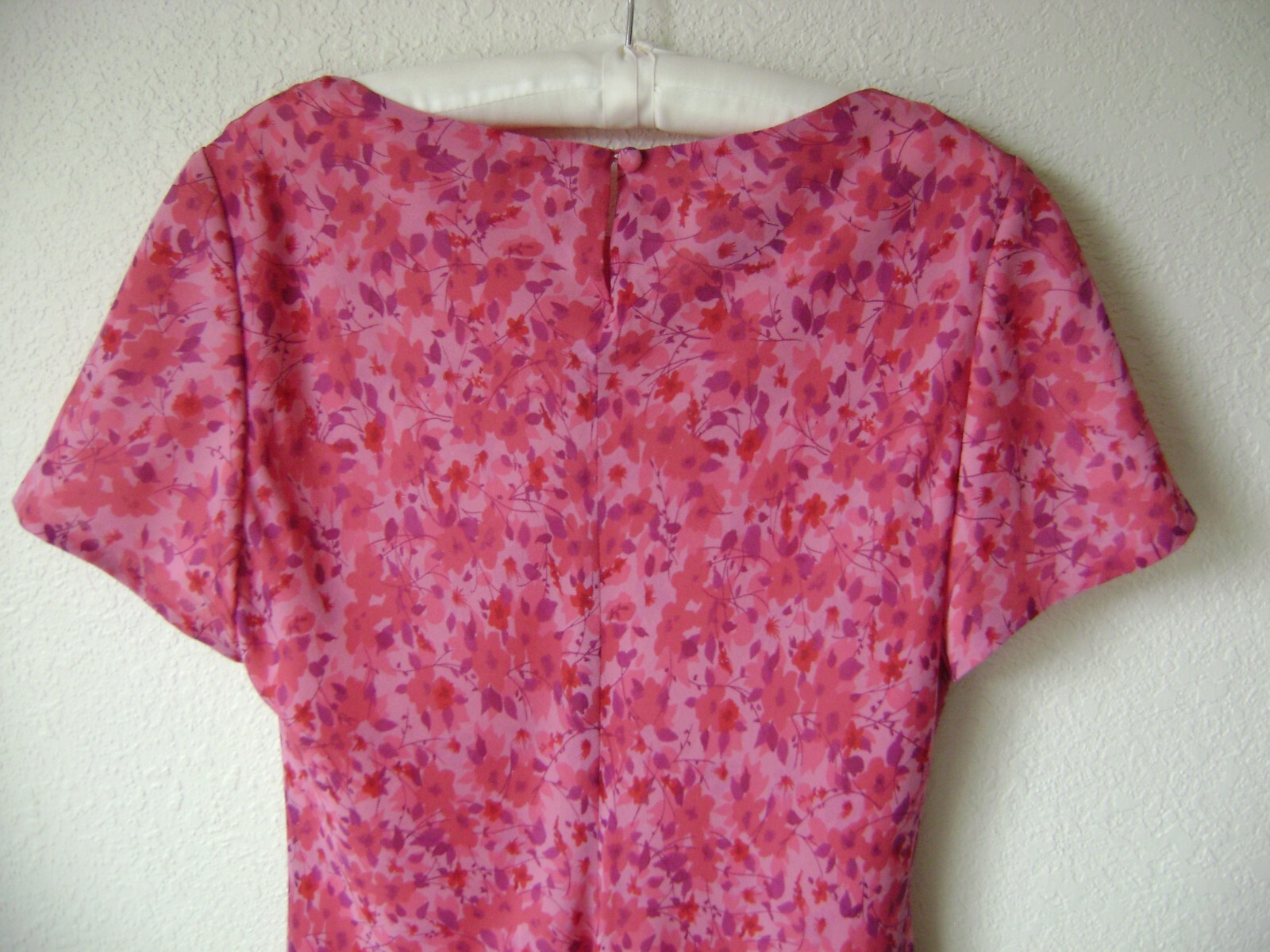 NEW DEPECHE MODE WOMEN’S BLOUSE 10 M PINK FLORAL SHEER OVERLAY TOP TIERED HEM