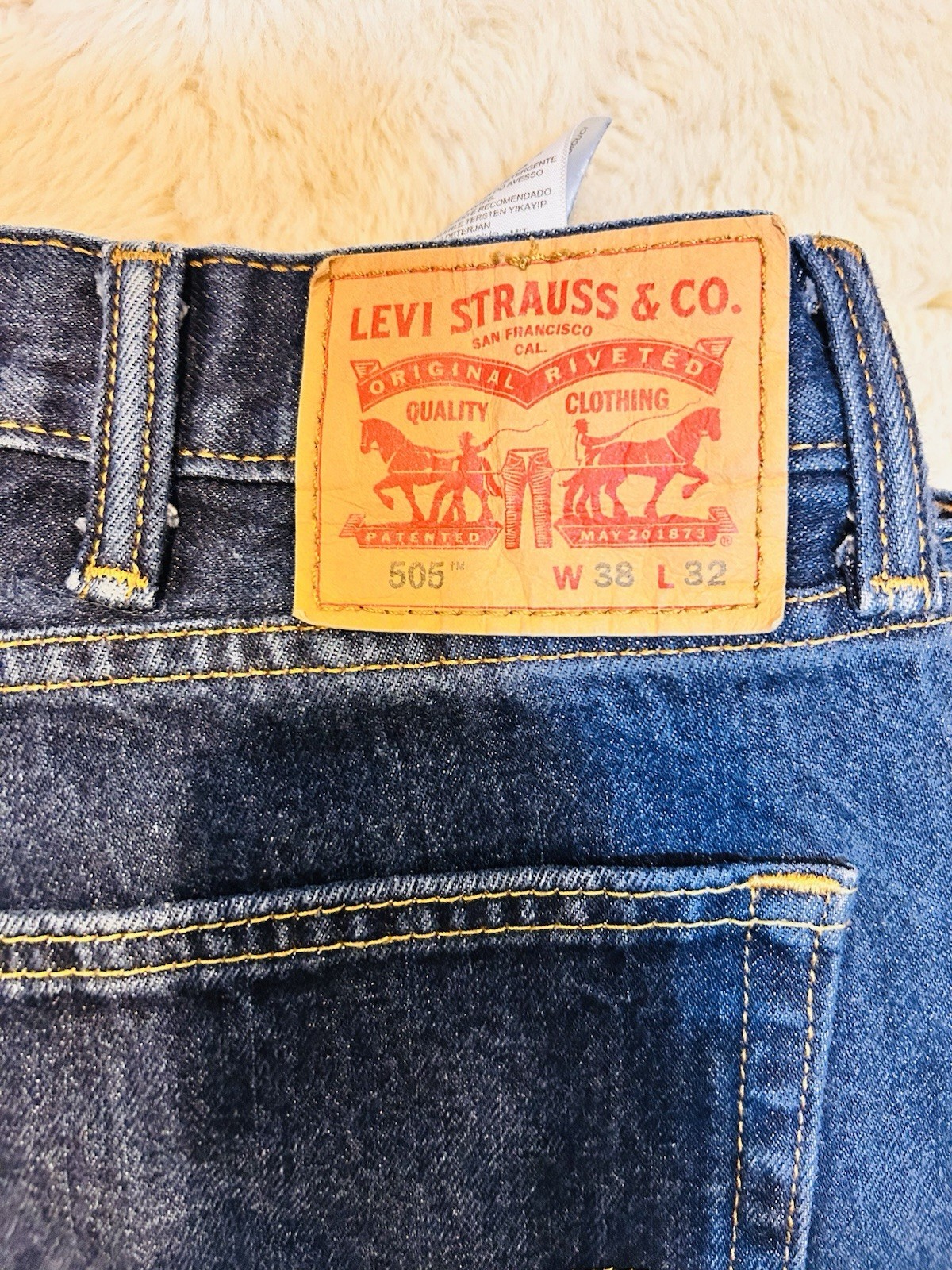 Levi’s Men’s Blue Straight Leg Regular Fit Denim Jeans 5-Pocket Button Fly