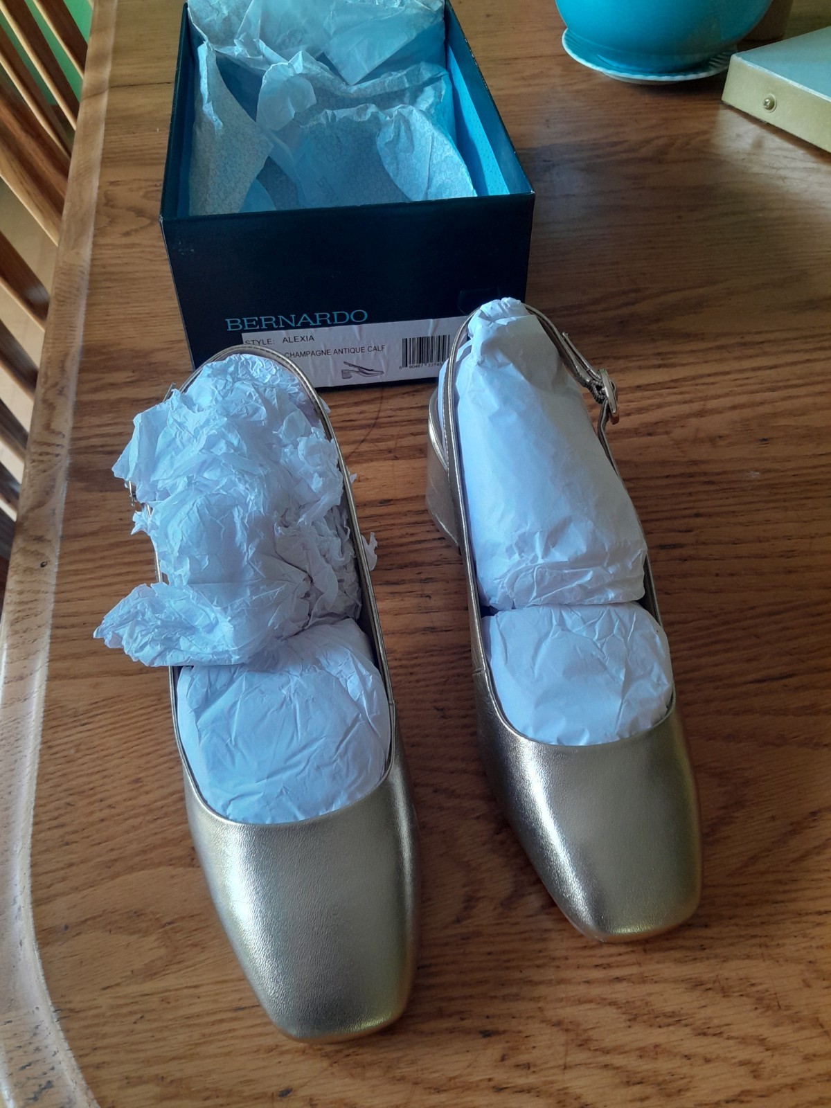 Bernardo Alexia Champagne /gold slingback block heels 7.5