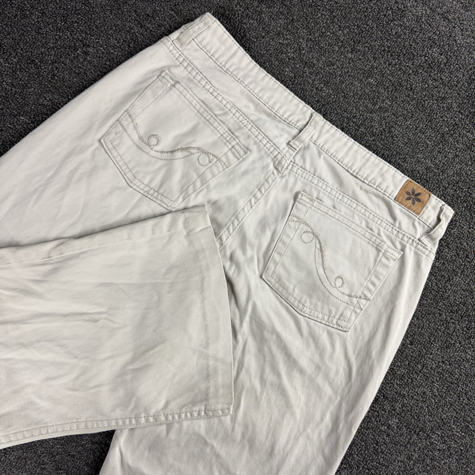 Y2K Capri Cropped SO Stretch Juniors Size 9 Tall/ WMs 6 Solid Cream Beige Pants
