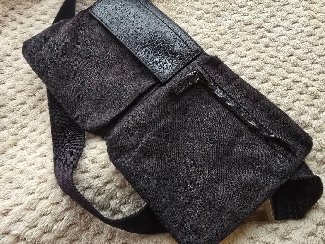 Gucci GG Canvas Black Body Bag Waist Pouch Men Zip Silver Hardware