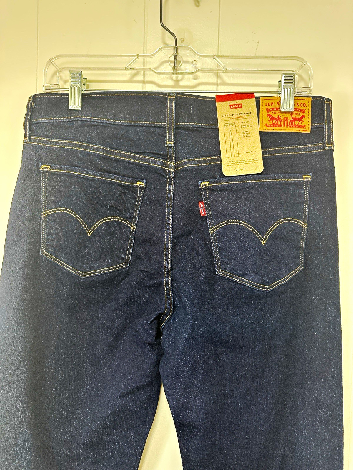 Levi’s Women’s 314 Shaping Straight Jeans Dark Wash Stretch Denim Mid Rise