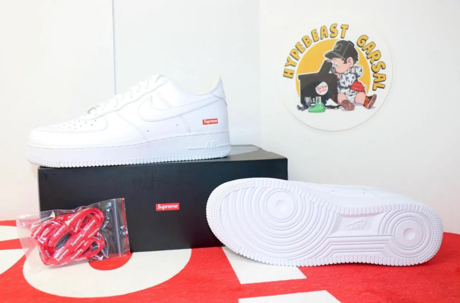 Supreme Air Force White Sizes 6 M, 7 M, 8 M, 9 M, 9.5 M, 10 M, 10.5 M, 11 M, 12