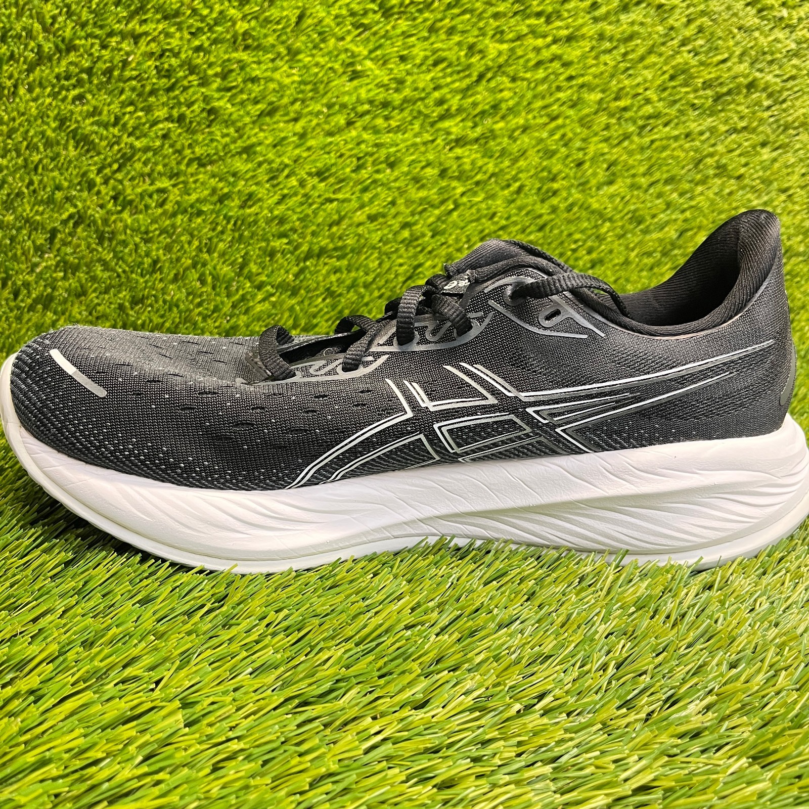 Asics Gel-Cumulus 26 Mens Size 10 Black White Athletic Running Shoes Sneakers
