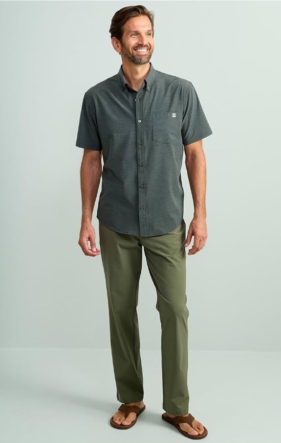 Huk Kona Solid Short Sleeve Men’s Button-Down Shirt, Volcanic Ash, Size S