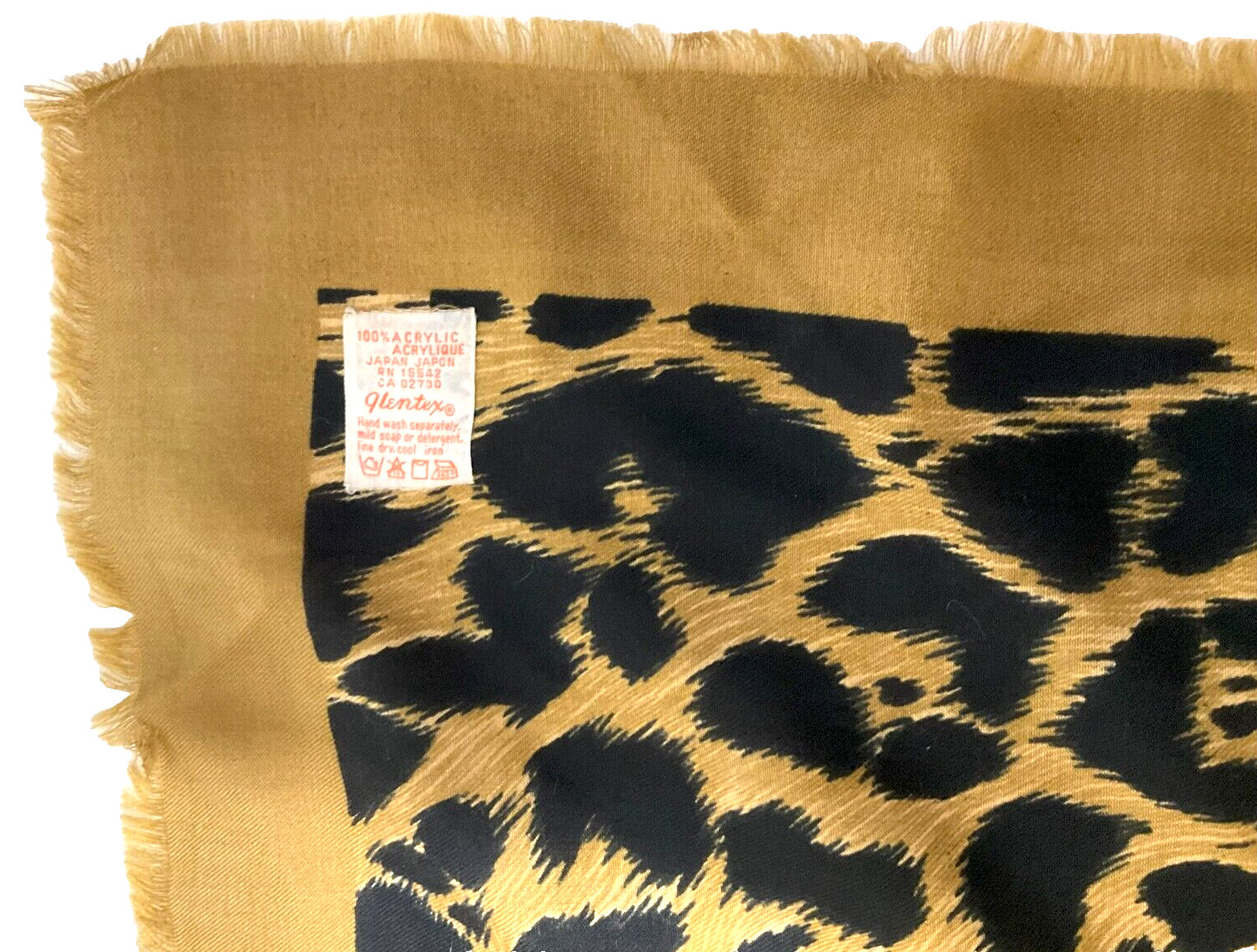 Pretty classic leopard dot Glentex big scraf, Japan Made, 51″ x 51″ – Vintage