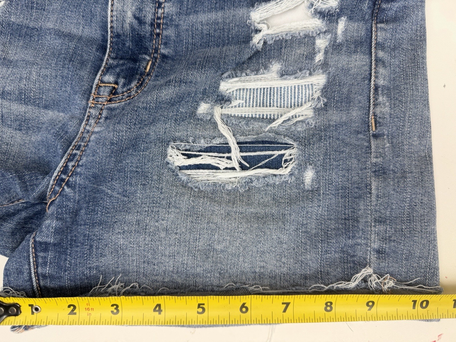 American Eagle High Rise Shortie Denim Jean Shorts Women’s Size 8 Distressed