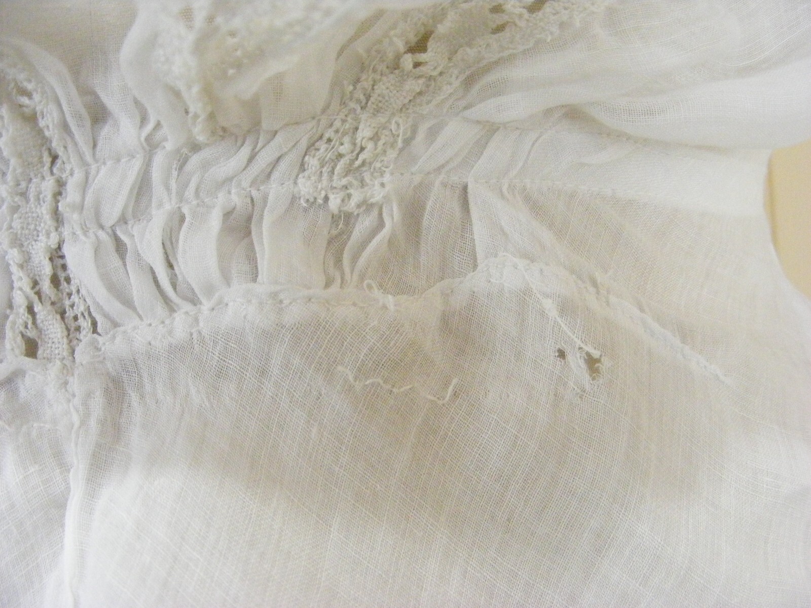 VICTORIAN WHITE SHEER LAWN COTTON BLOUSE HANDMADE NEEDLE LACE EMROIDERY 32X 24