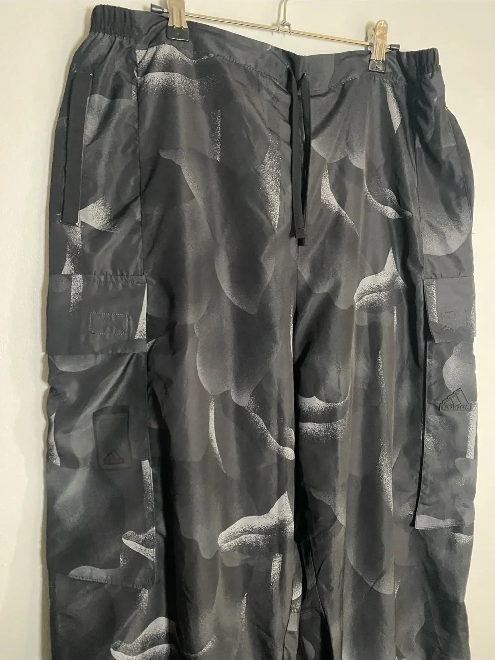 Adidas City Escape Cargo Pant Black Multicolor Women’s XL Baggy Wide Leg Pull On