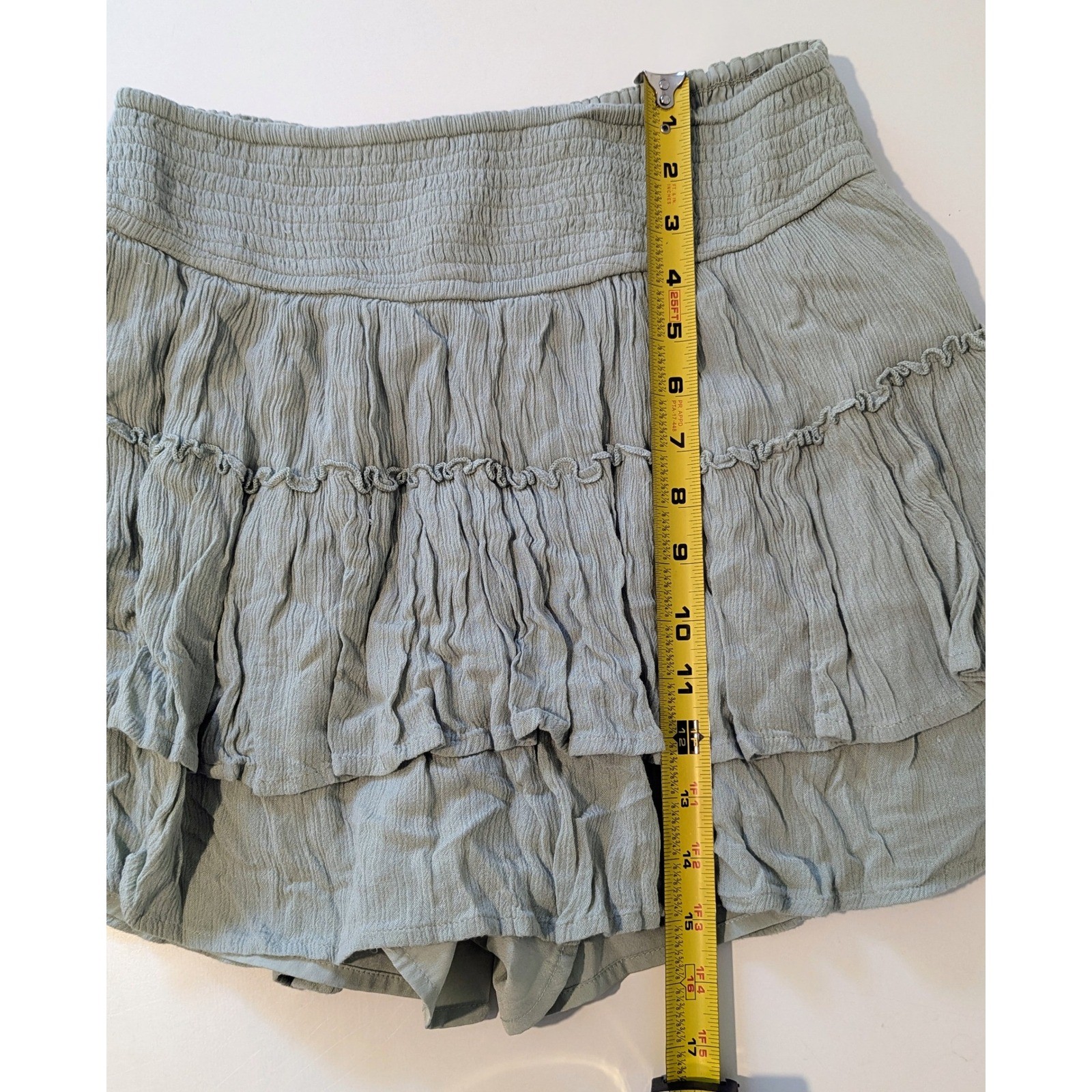Hollister Sage Green Smocked Tiered Ruffle Skort Mini Skirt with Pockets Large