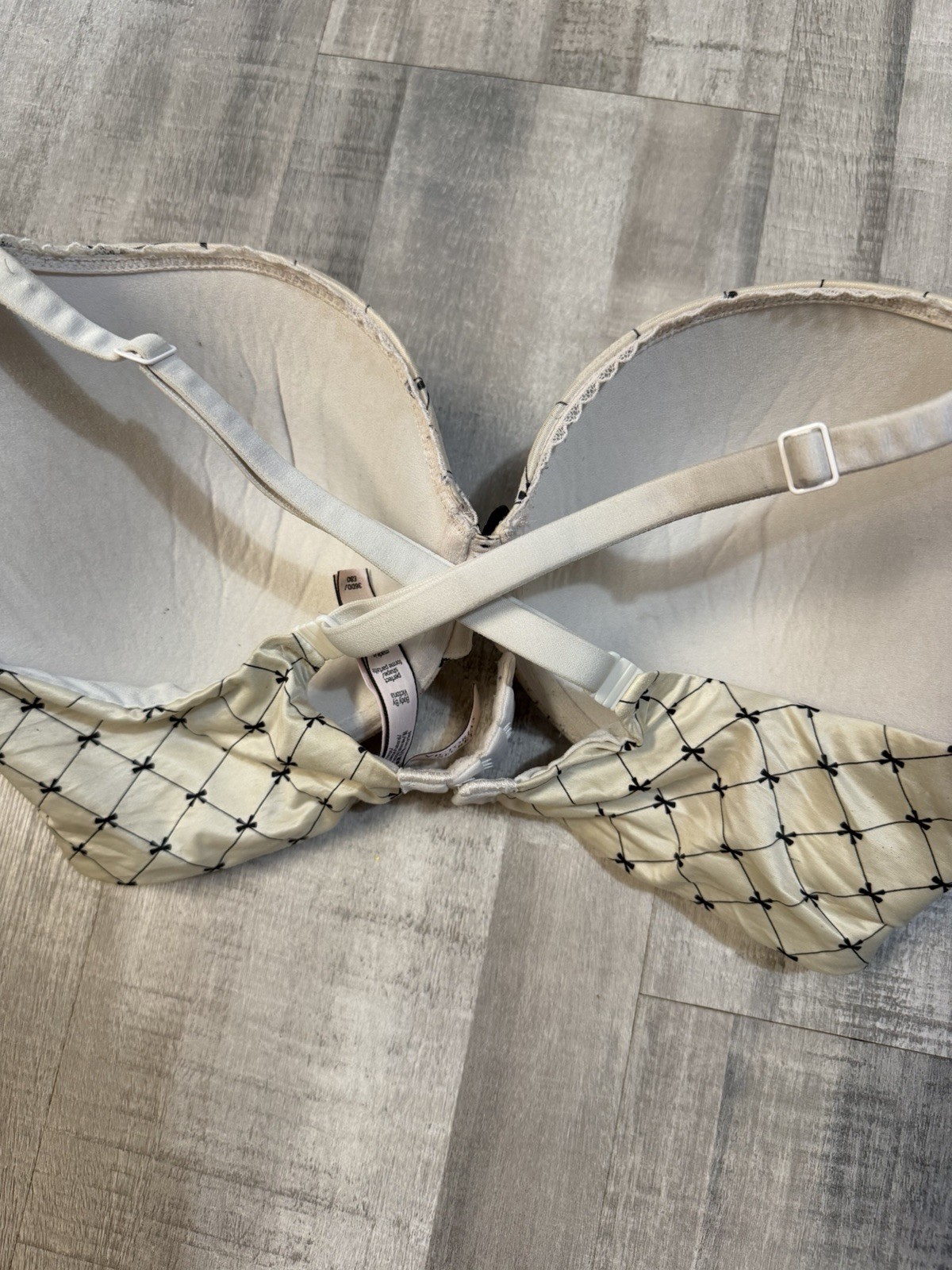 Victoria’s Secret Convertible Push Up Bra 36DD Ivory Black Bow Print Underwire