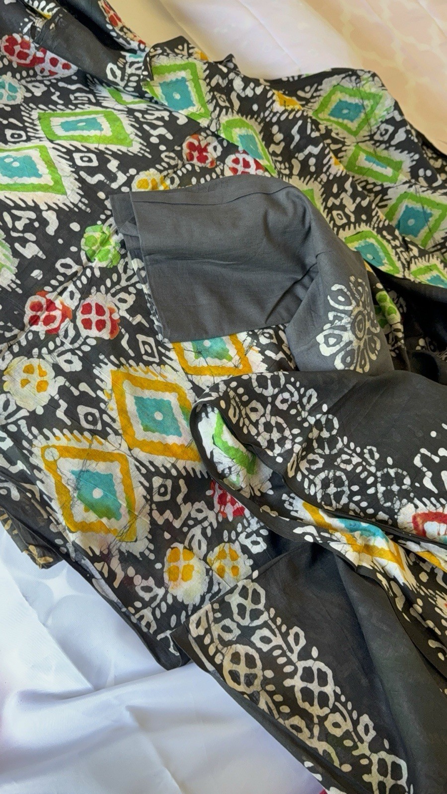 NEW 🆕, Cotton BATIK SAREE. ( Item#L2742 ) including blouse piece. Only $33