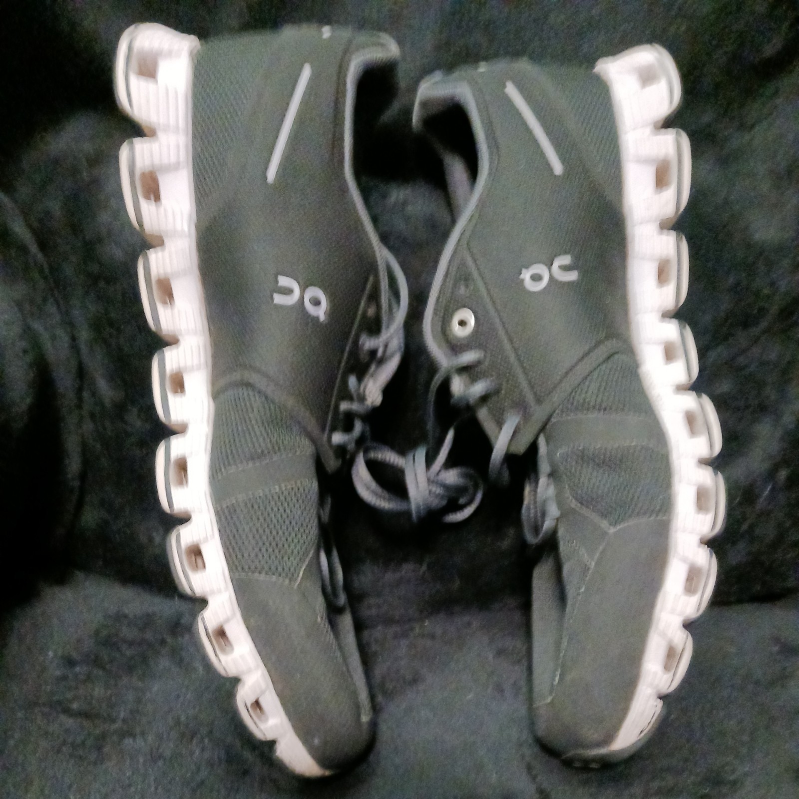 EUC Cloud /White_Black/White Size M9 Running Shoes