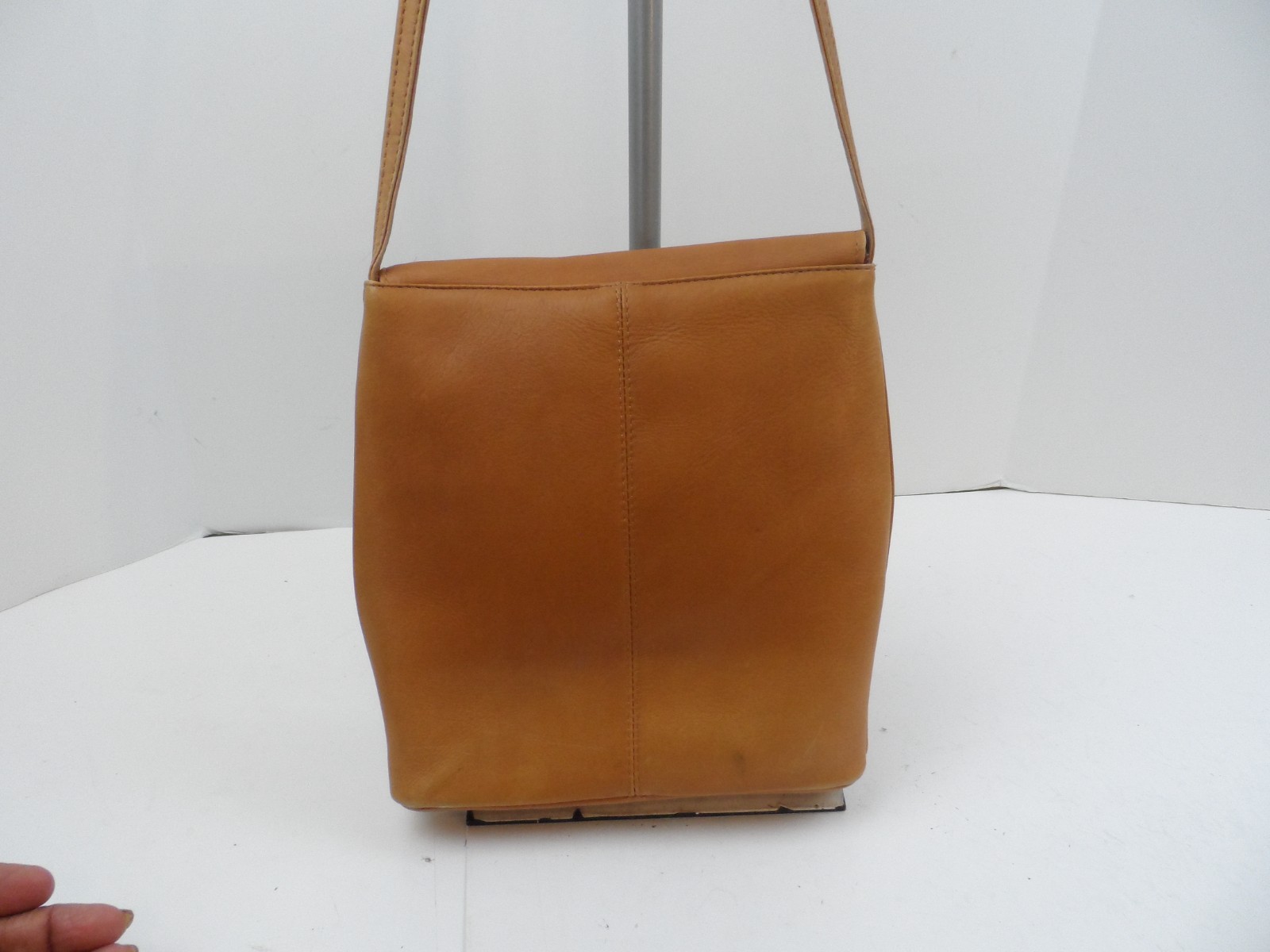 Le Donne Leather Simple Flap Over Crossbody Bag Carmel – 9 x 9 x 2