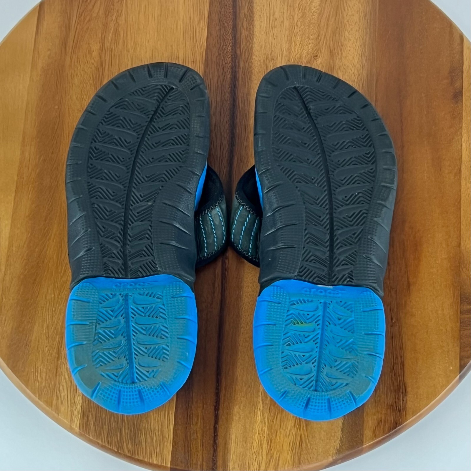 Mens Crocs Swiftwater Blue Black Leather Comfort Sandals Flip Flops Size 9 M GUC