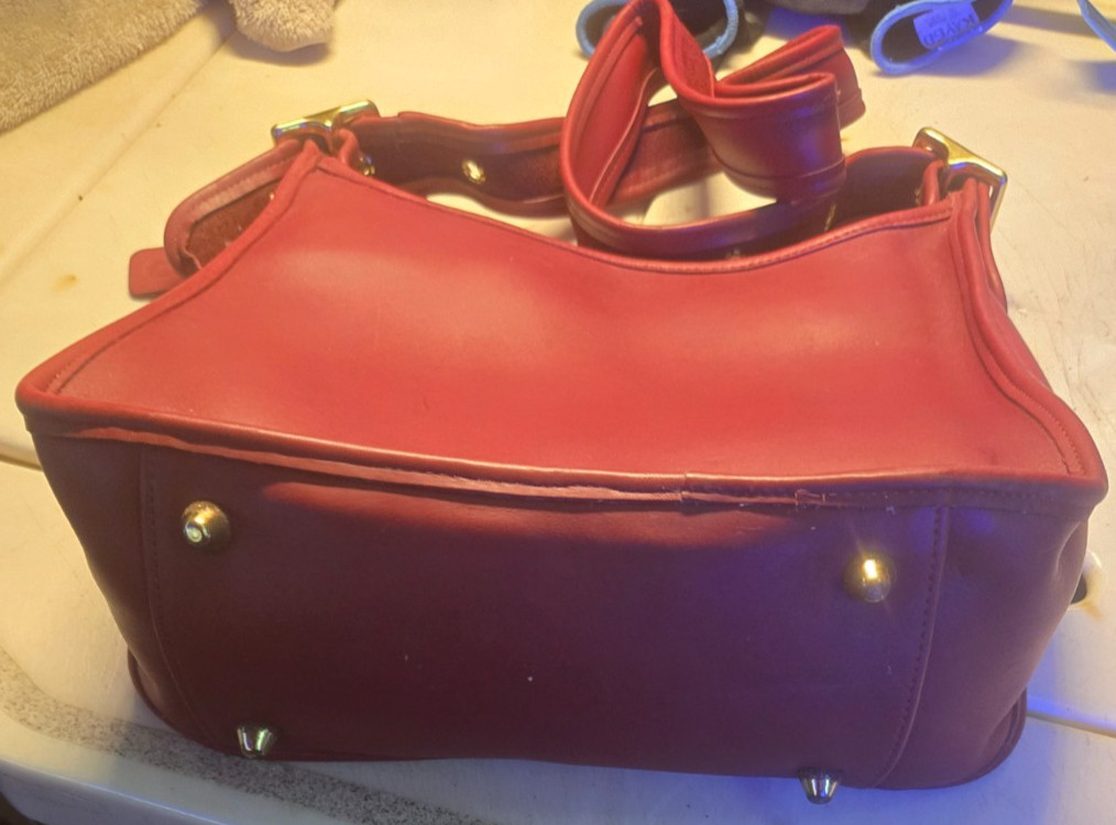 Women’s Handbag COACH Legacy Red Leather Zip crossbody 9966 RARE