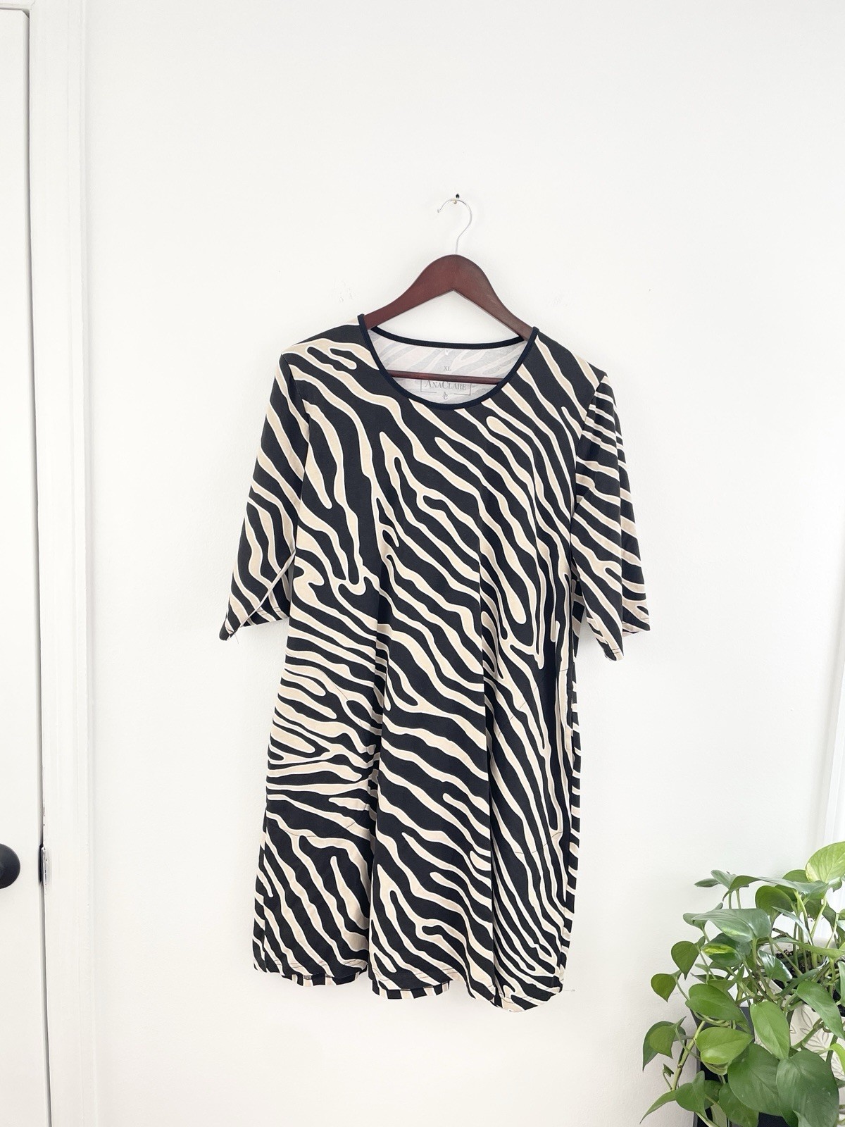 Ana Clare Black Tiger Print 3/4 Sleeve Shift Dress Women’s XL